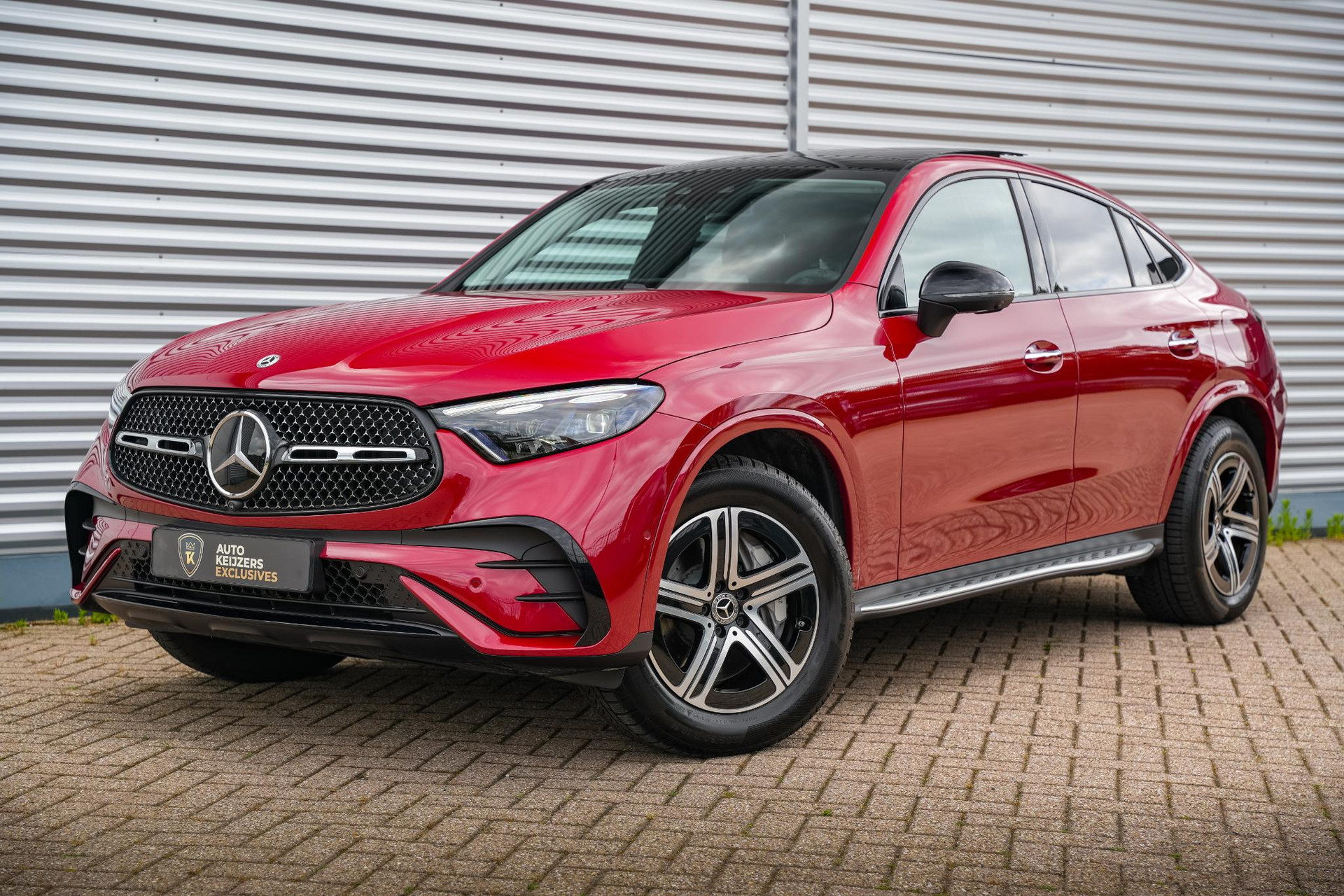 Mercedes-Benz GLC Coupé 400e 4MATIC AMG Line 2026 Patagonia red - Metallic finish (993U) 31