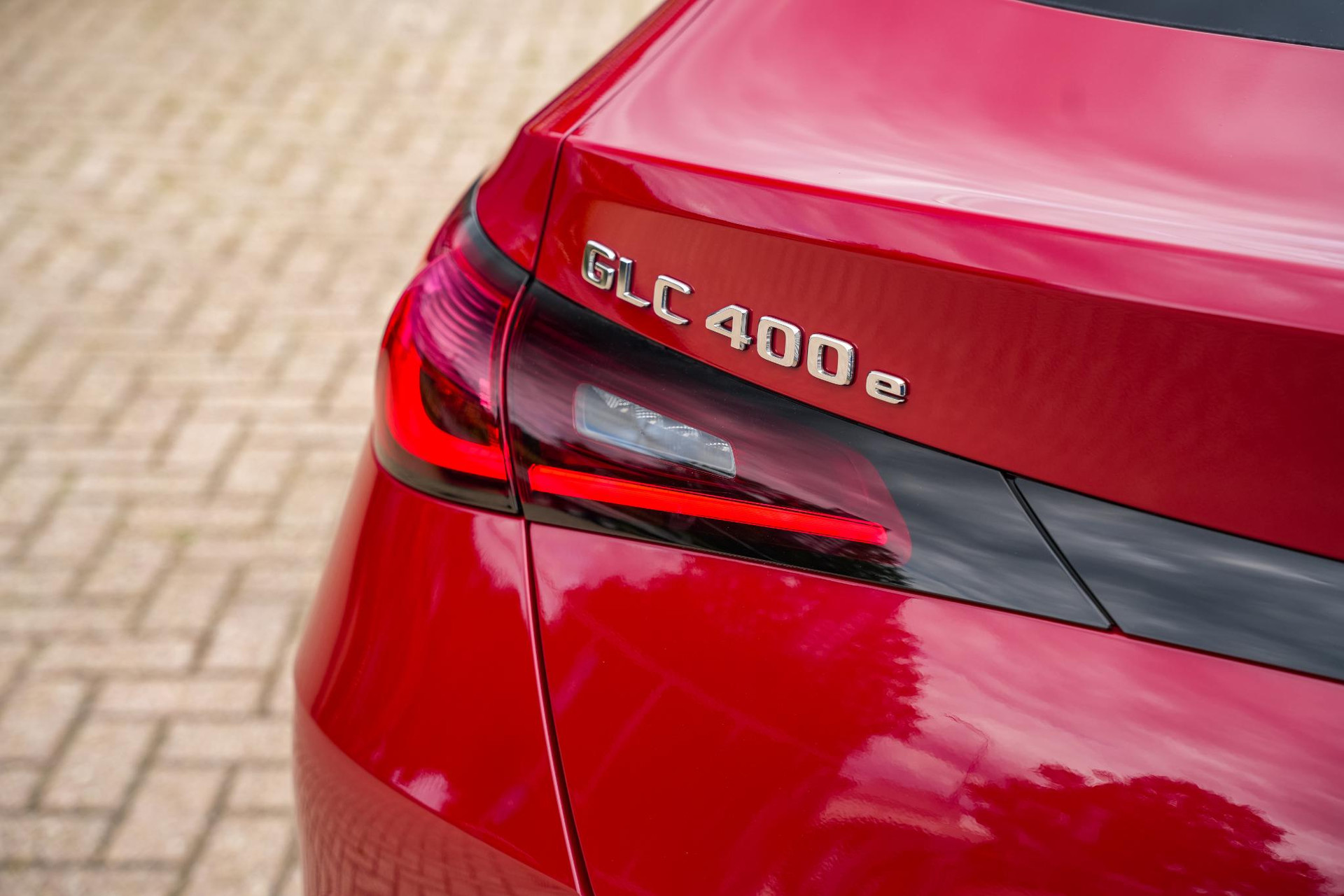 Mercedes-Benz GLC Coupé 400e 4MATIC AMG Line 2026 Patagonia red - Metallic finish (993U) 35