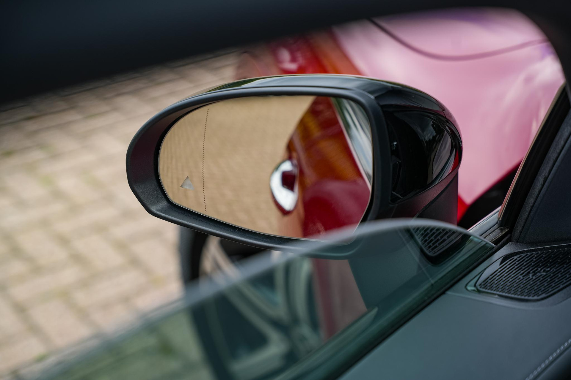 Mercedes-Benz GLC Coupé 400e 4MATIC AMG Line 2026 Patagonia red - Metallic finish (993U) 38