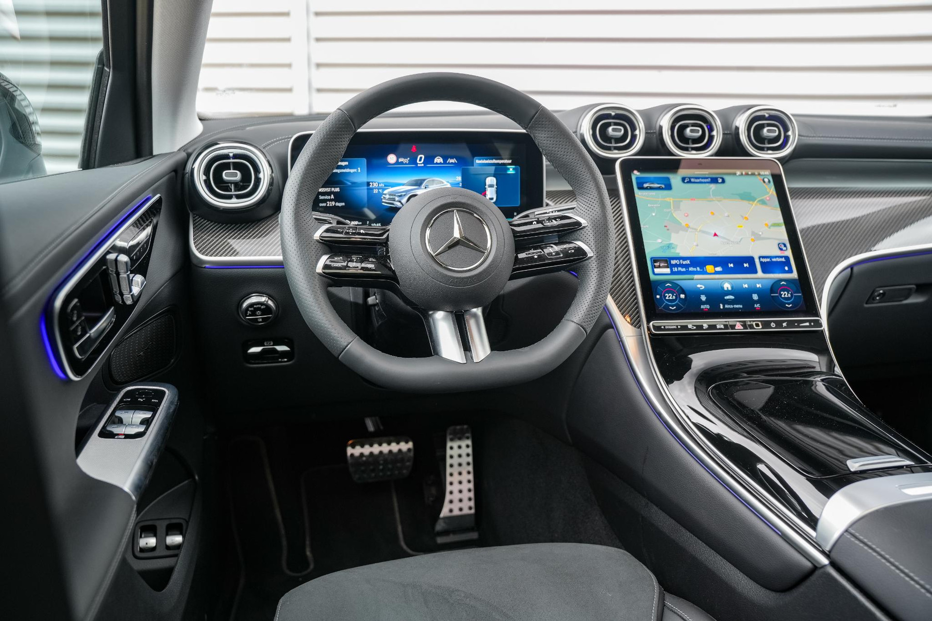 Mercedes-Benz GLC Coupé 400e 4MATIC AMG Line 2026 Patagonia red - Metallic finish (993U) 4