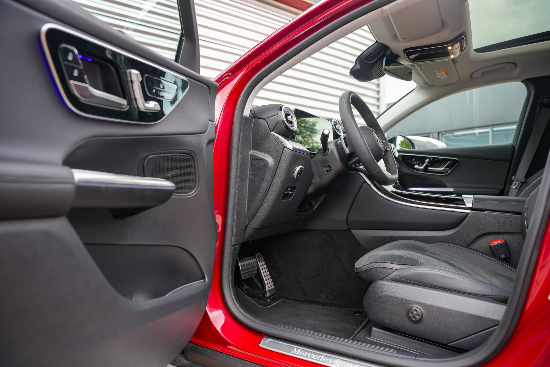 Mercedes-Benz GLC Coupé 400e 4MATIC AMG Line 2026 Patagonia red - Metallic finish (993U) 6