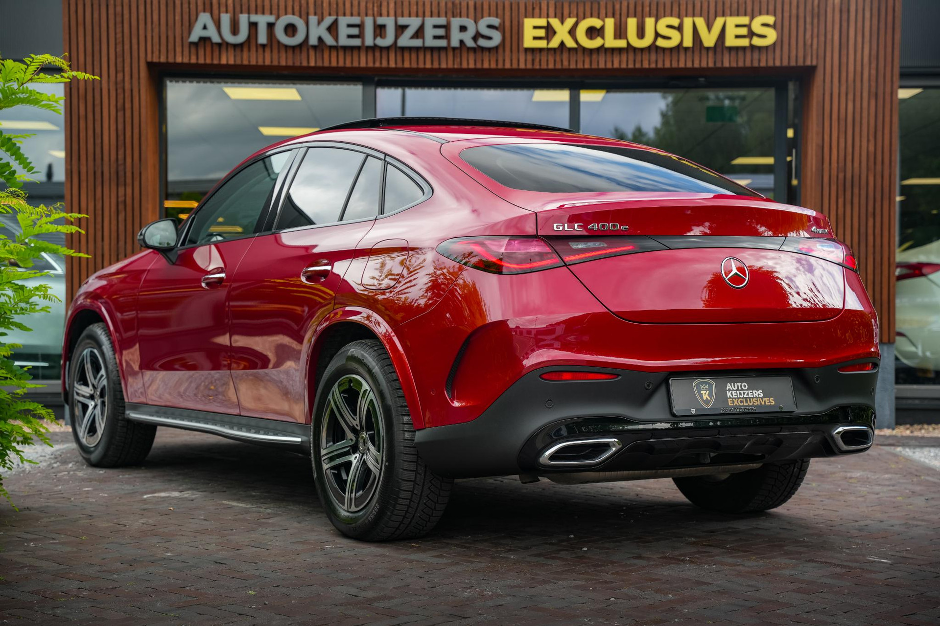 Mercedes-Benz GLC Coupé 400e 4MATIC AMG Line 2026 Patagonia red - Metallic finish (993U) 7