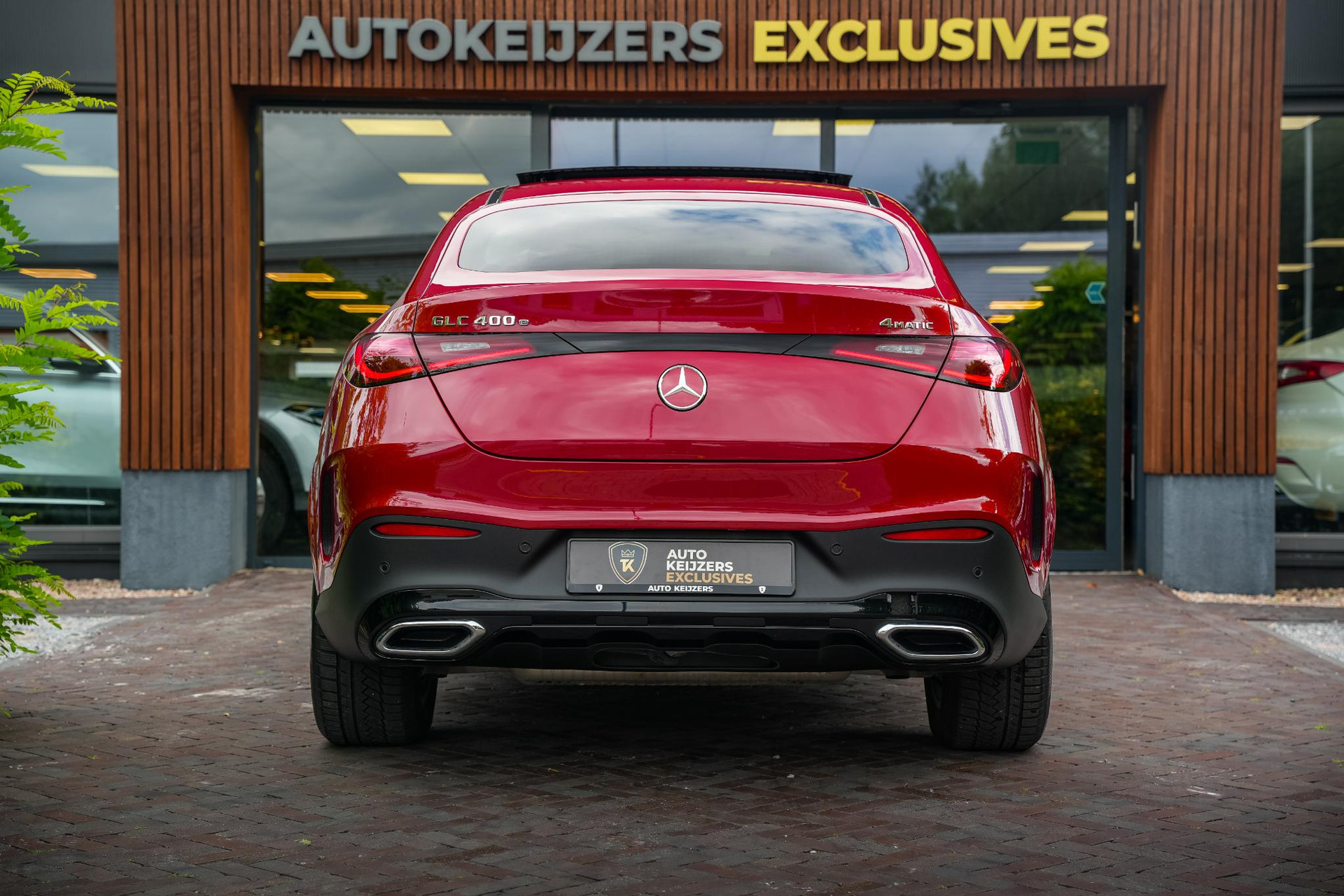 Mercedes-Benz GLC Coupé 400e 4MATIC AMG Line 2026 Patagonia red - Metallic finish (993U) 9