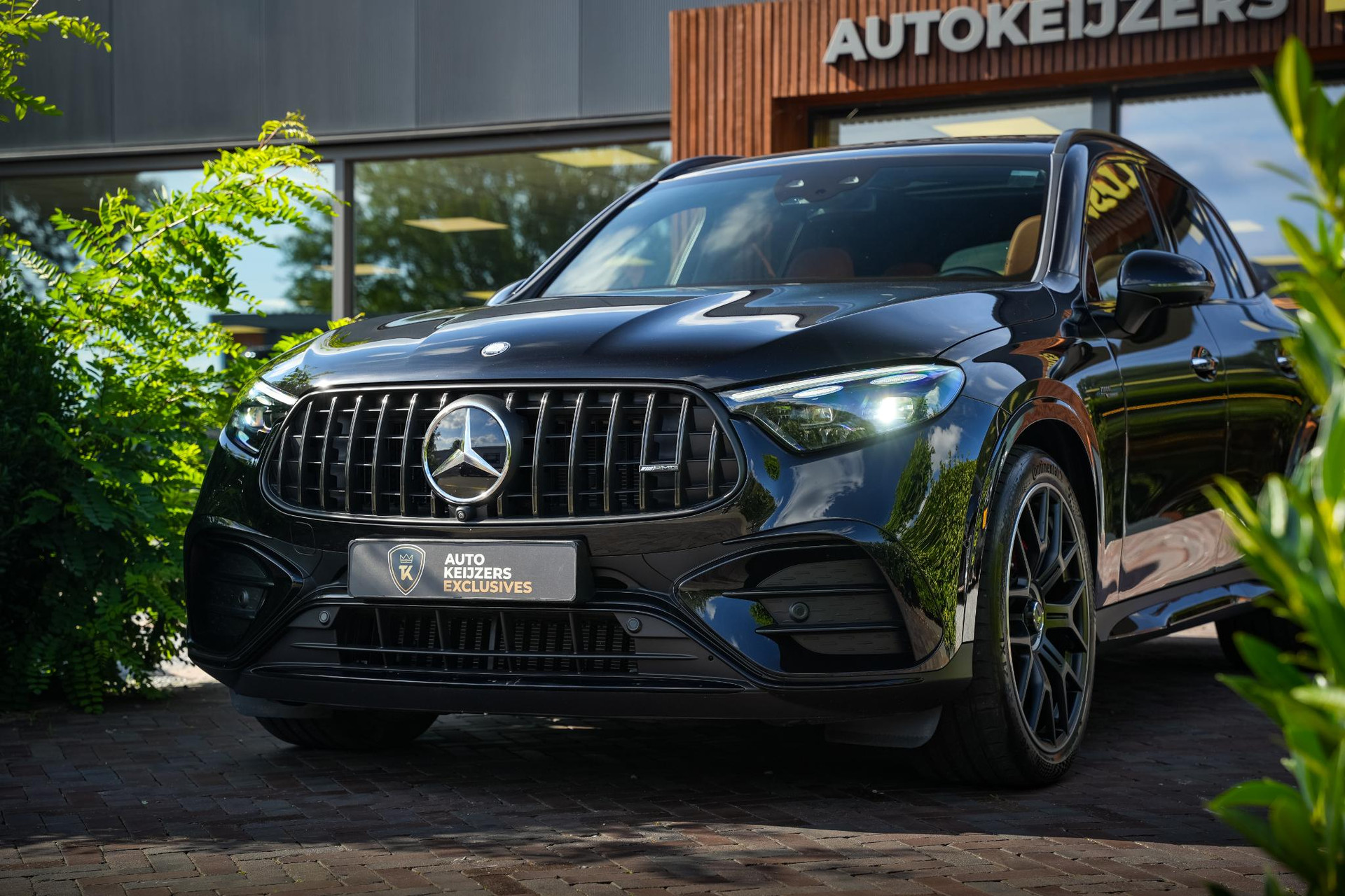 Mercedes-Benz GLC GLC 63 S AMG 2024 Obsidian black - metallic finish (197U) 12