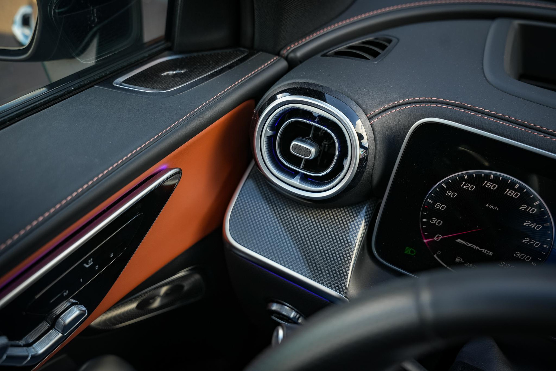 Mercedes-Benz GLC GLC 63 S AMG 2024 Obsidian black - metallic finish (197U) 27