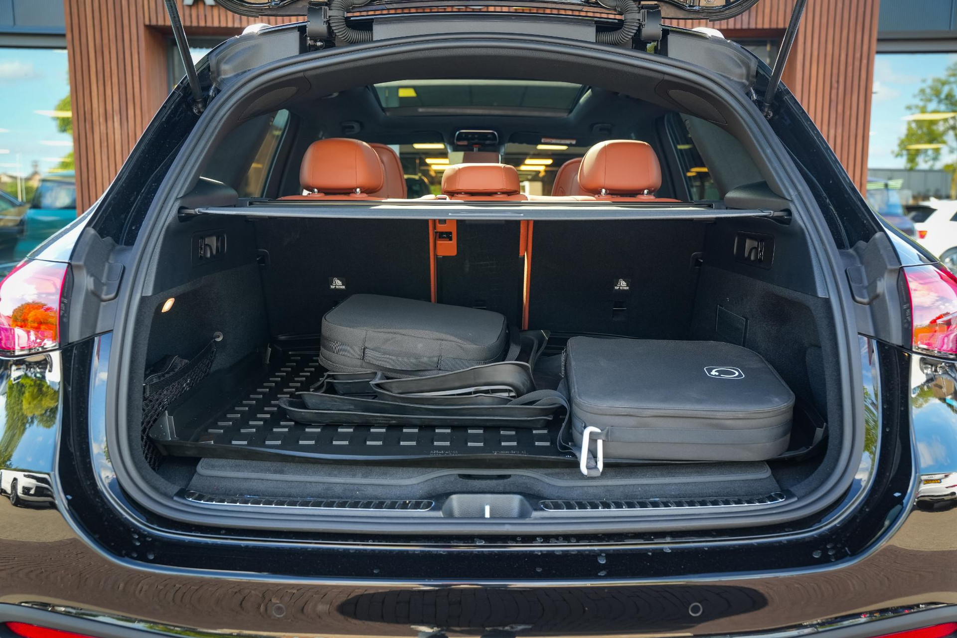 Mercedes-Benz GLC GLC 63 S AMG 2024 Obsidian black - metallic finish (197U) 33