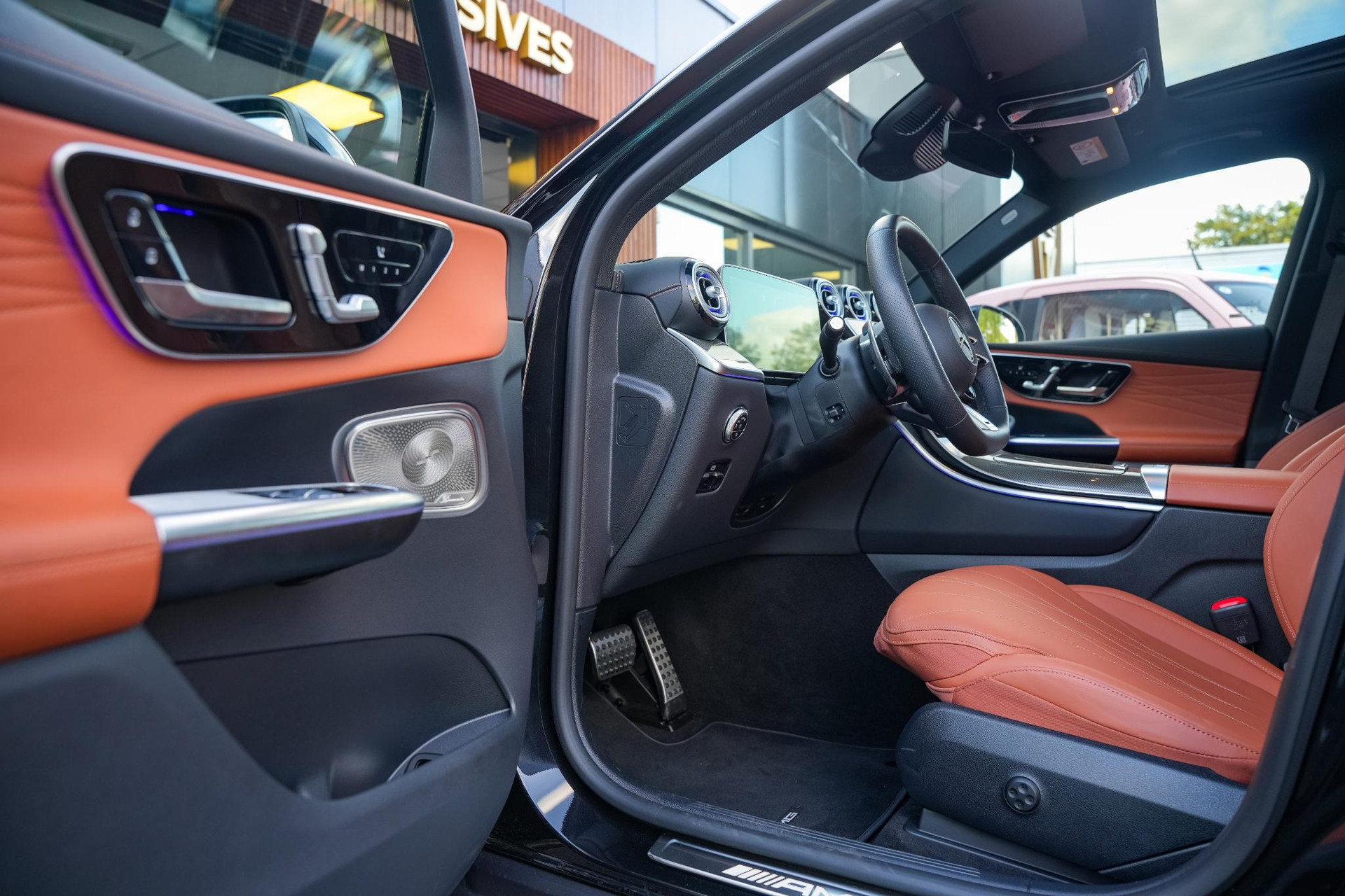 Mercedes-Benz GLC GLC 63 S AMG 2024 Obsidian black - metallic finish (197U) 4