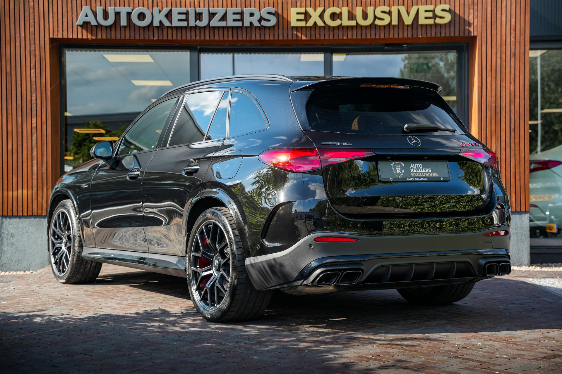 Mercedes-Benz GLC GLC 63 S AMG 2024 Obsidian black - metallic finish (197U) 7