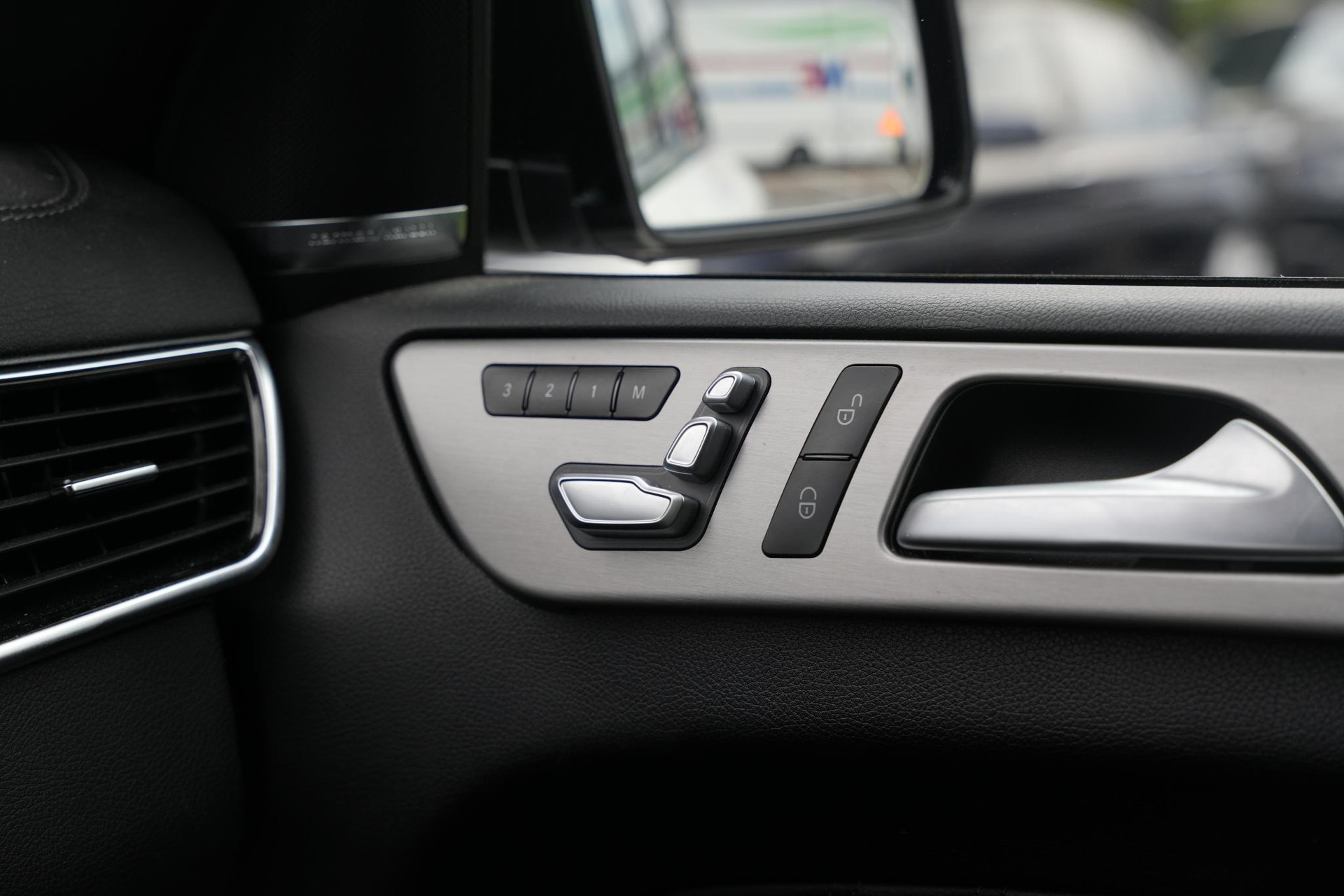 Mercedes-Benz GLE Coupé 43 AMG 4MATIC 2015 DIAMOND WHITE - METALLIC PAINT (799U) 39