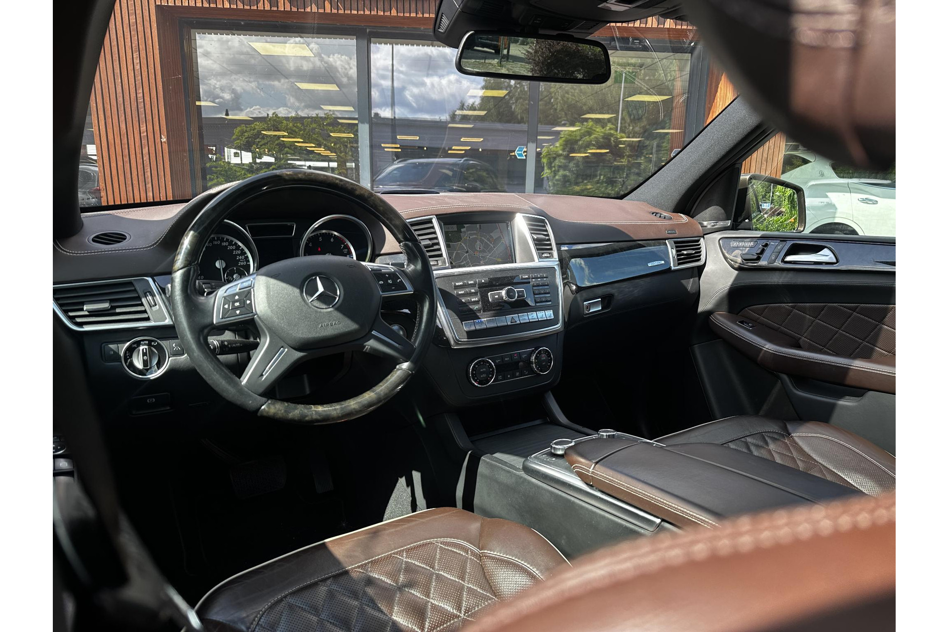 Mercedes-Benz M-Klasse 350 Edition 1 2013 Citrine brown - metallic finish (796U) 19