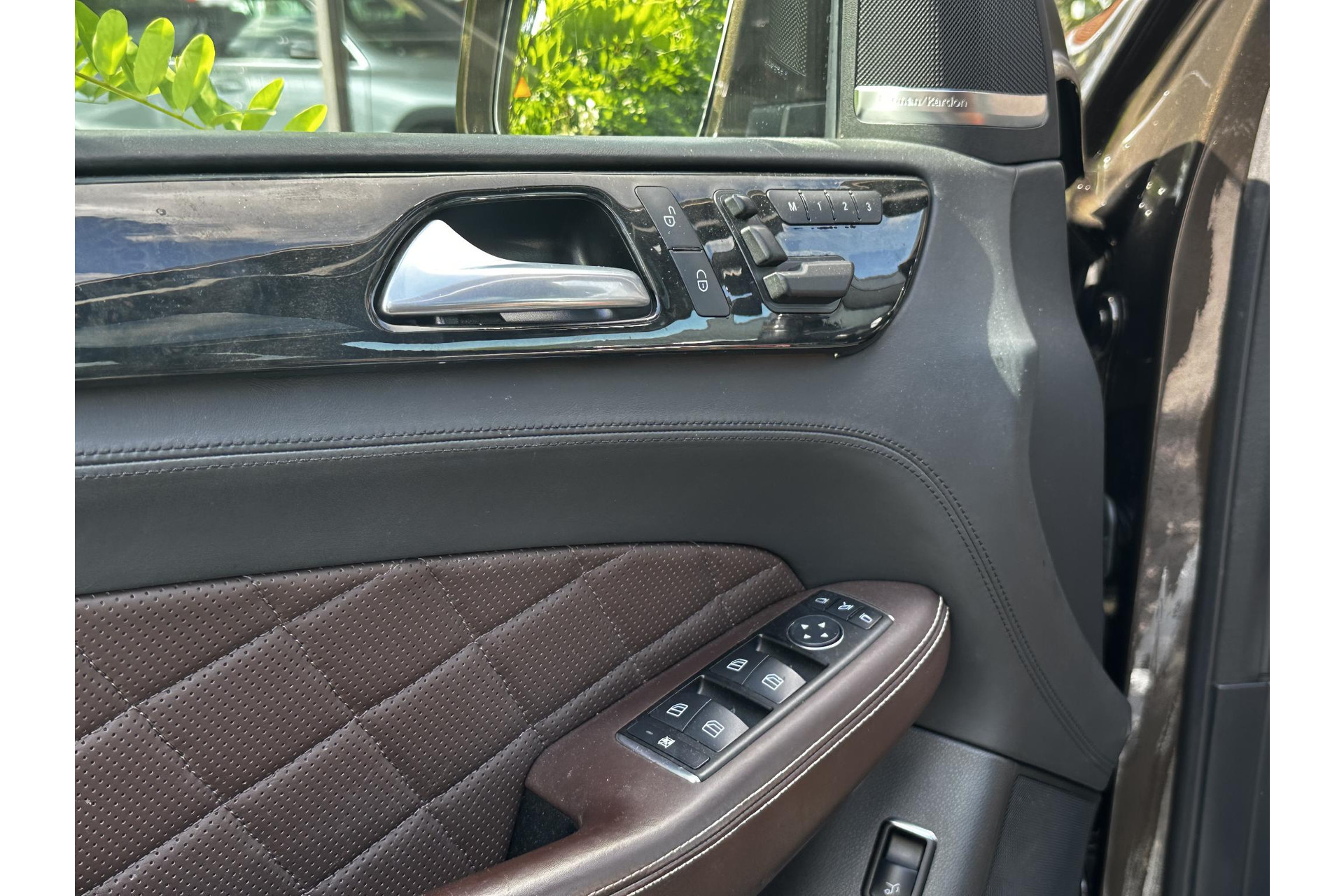 Mercedes-Benz M-Klasse 350 Edition 1 2013 Citrine brown - metallic finish (796U) 24