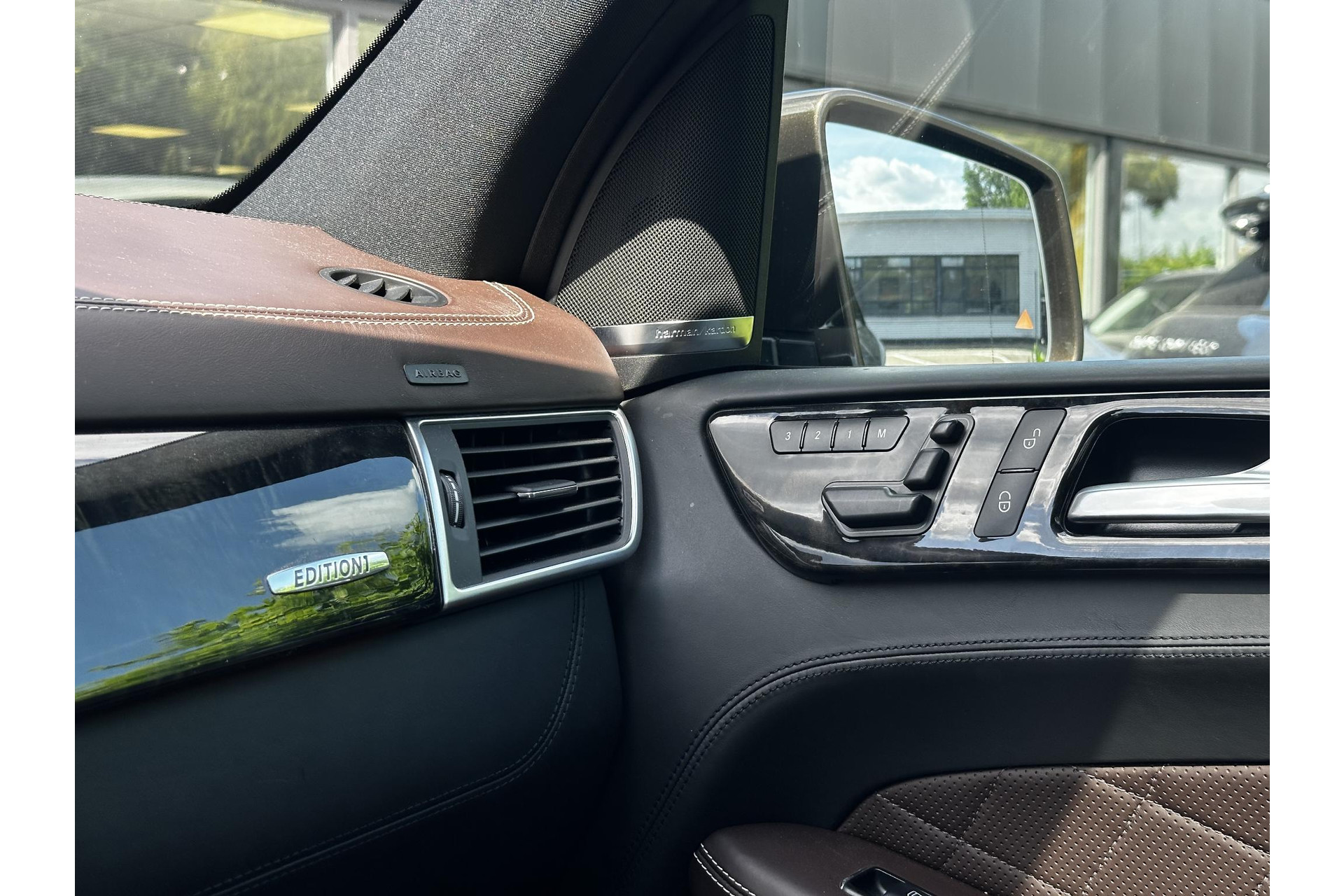 Mercedes-Benz M-Klasse 350 Edition 1 2013 Citrine brown - metallic finish (796U) 38