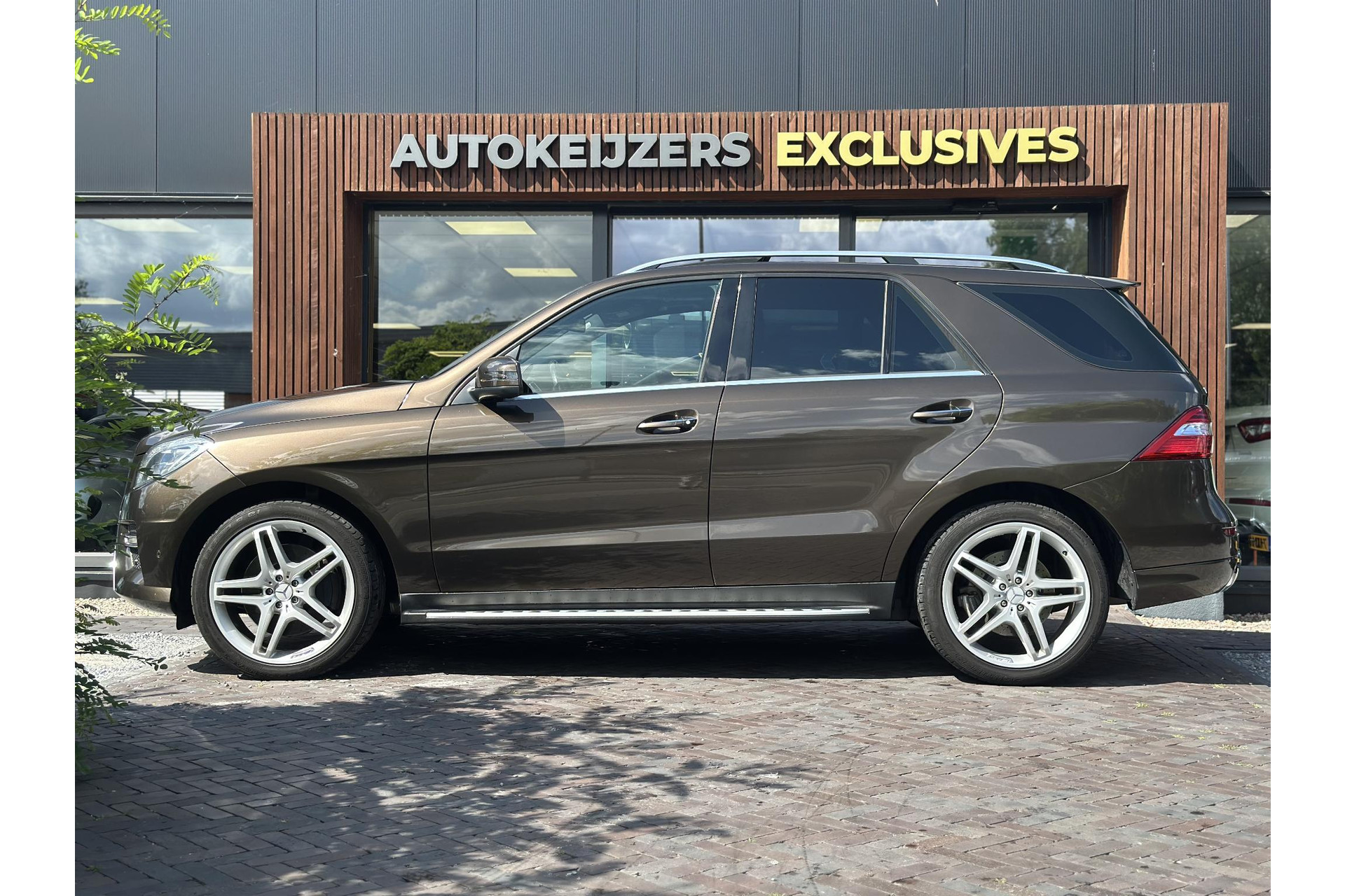 Mercedes-Benz M-Klasse 350 Edition 1 2013 Citrine brown - metallic finish (796U) 5