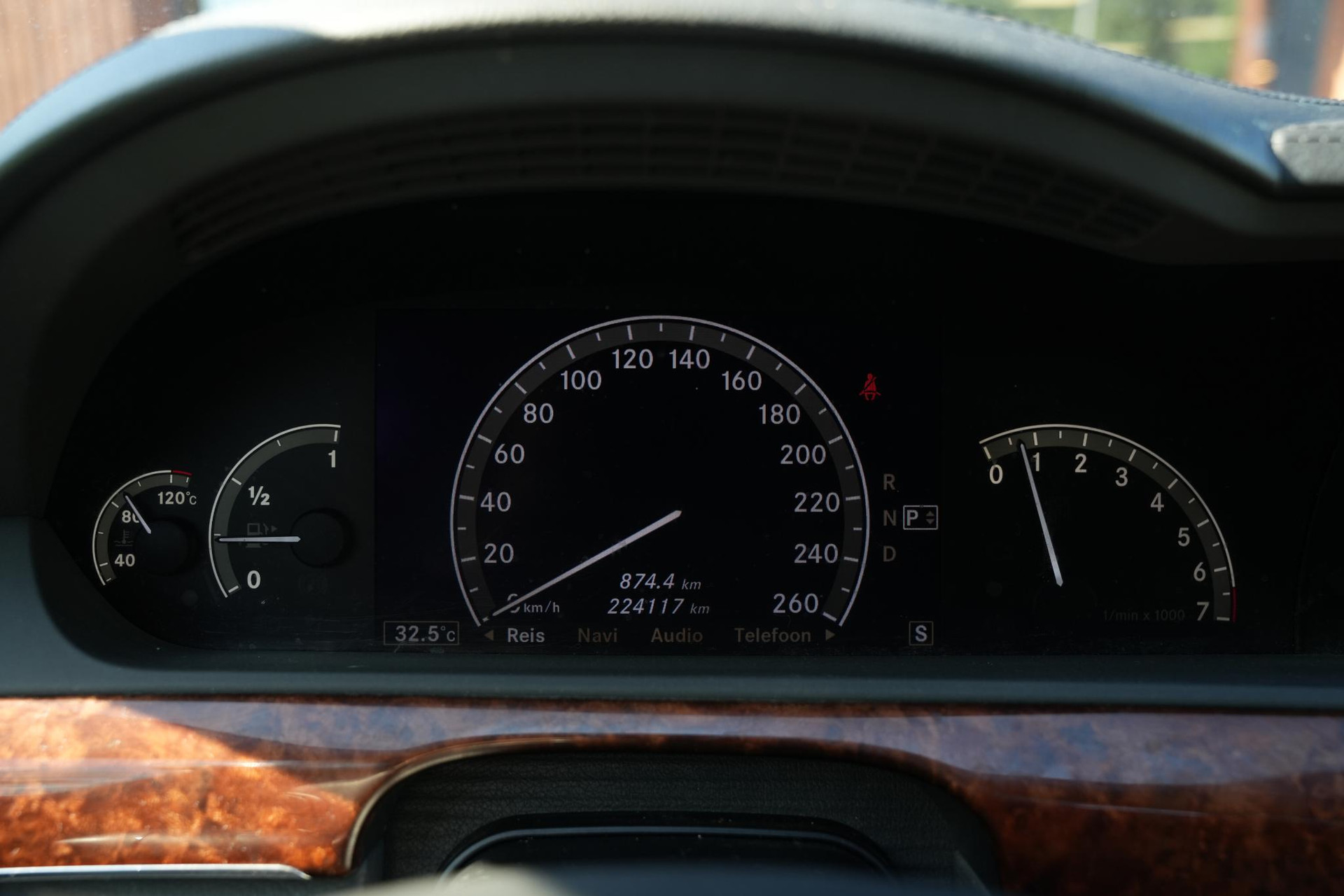 Mercedes-Benz S-Klasse 500 2005 IRIDIUM SILVER - METALLIC FINISH (775U) 10