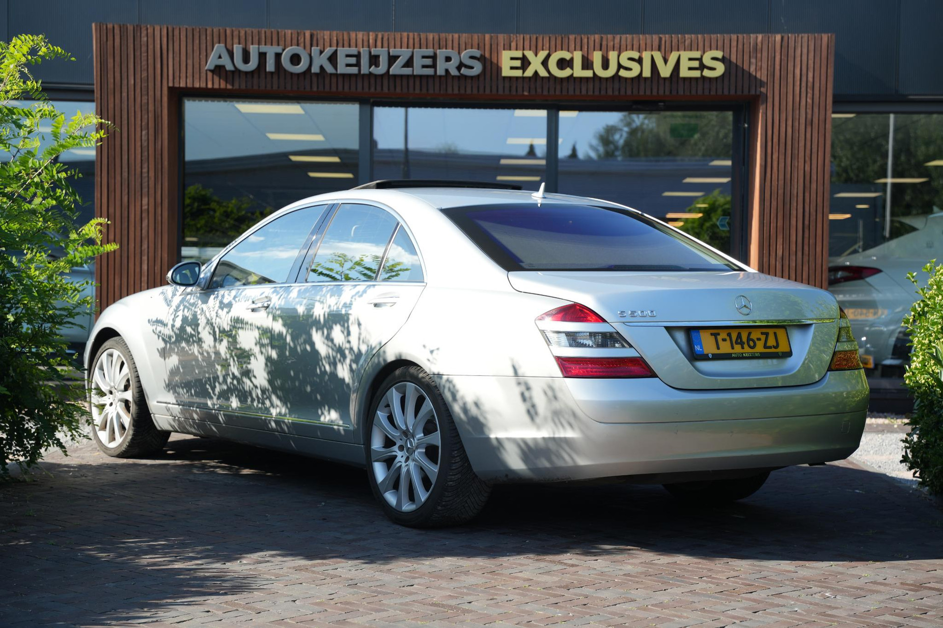 Mercedes-Benz S-Klasse 500 2005 IRIDIUM SILVER - METALLIC FINISH (775U) 11
