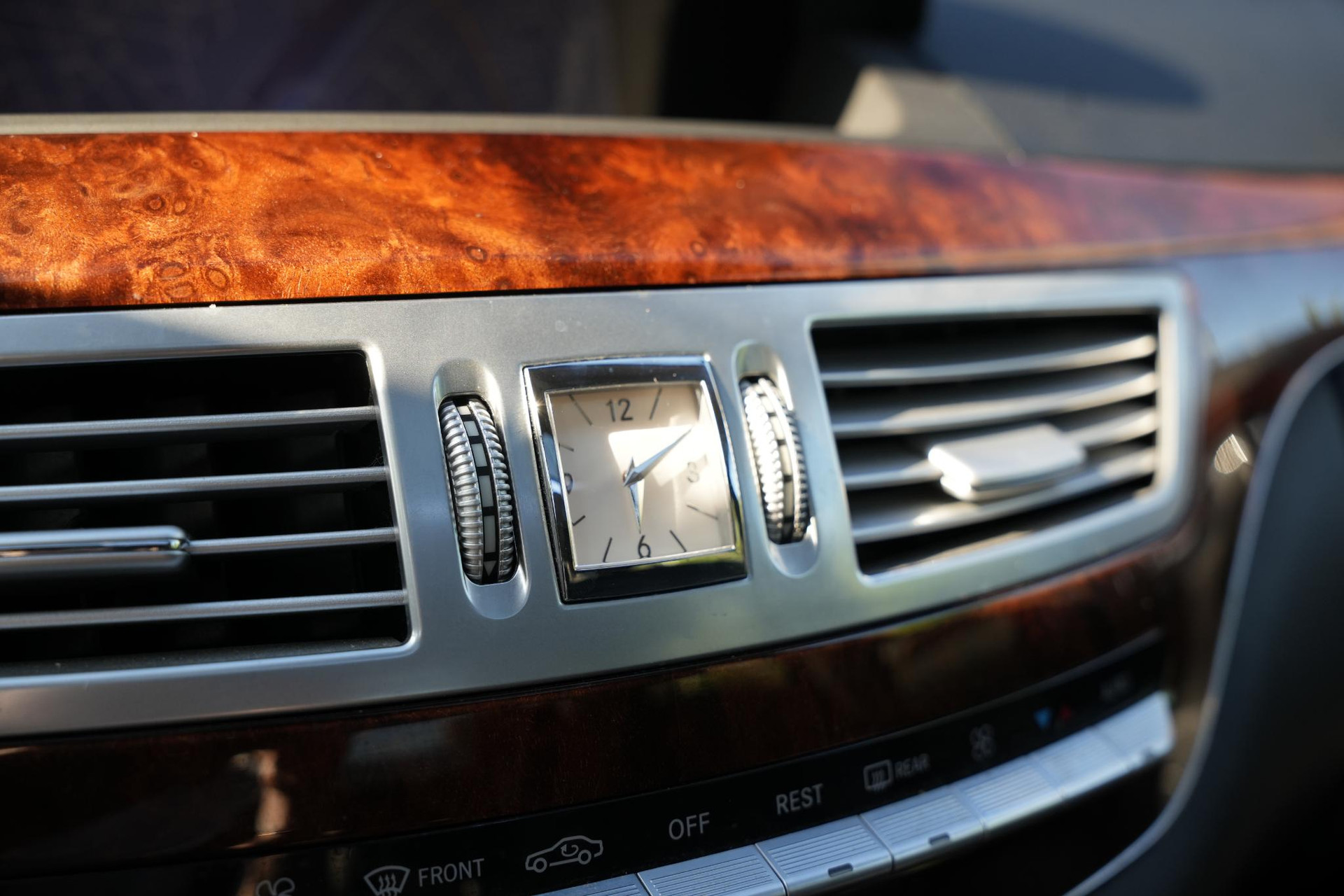 Mercedes-Benz S-Klasse 500 2005 IRIDIUM SILVER - METALLIC FINISH (775U) 12