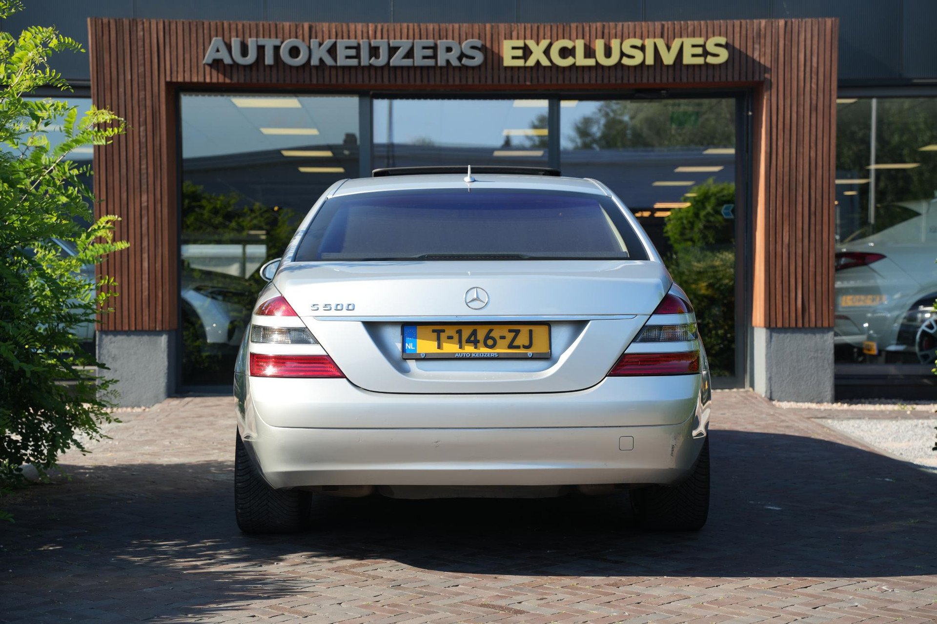 Mercedes-Benz S-Klasse 500 2005 IRIDIUM SILVER - METALLIC FINISH (775U) 13