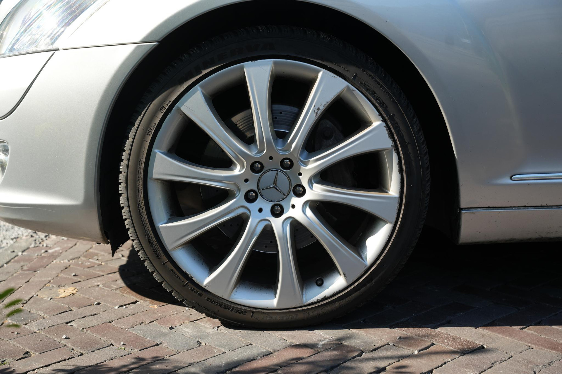 Mercedes-Benz S-Klasse 500 2005 IRIDIUM SILVER - METALLIC FINISH (775U) 29