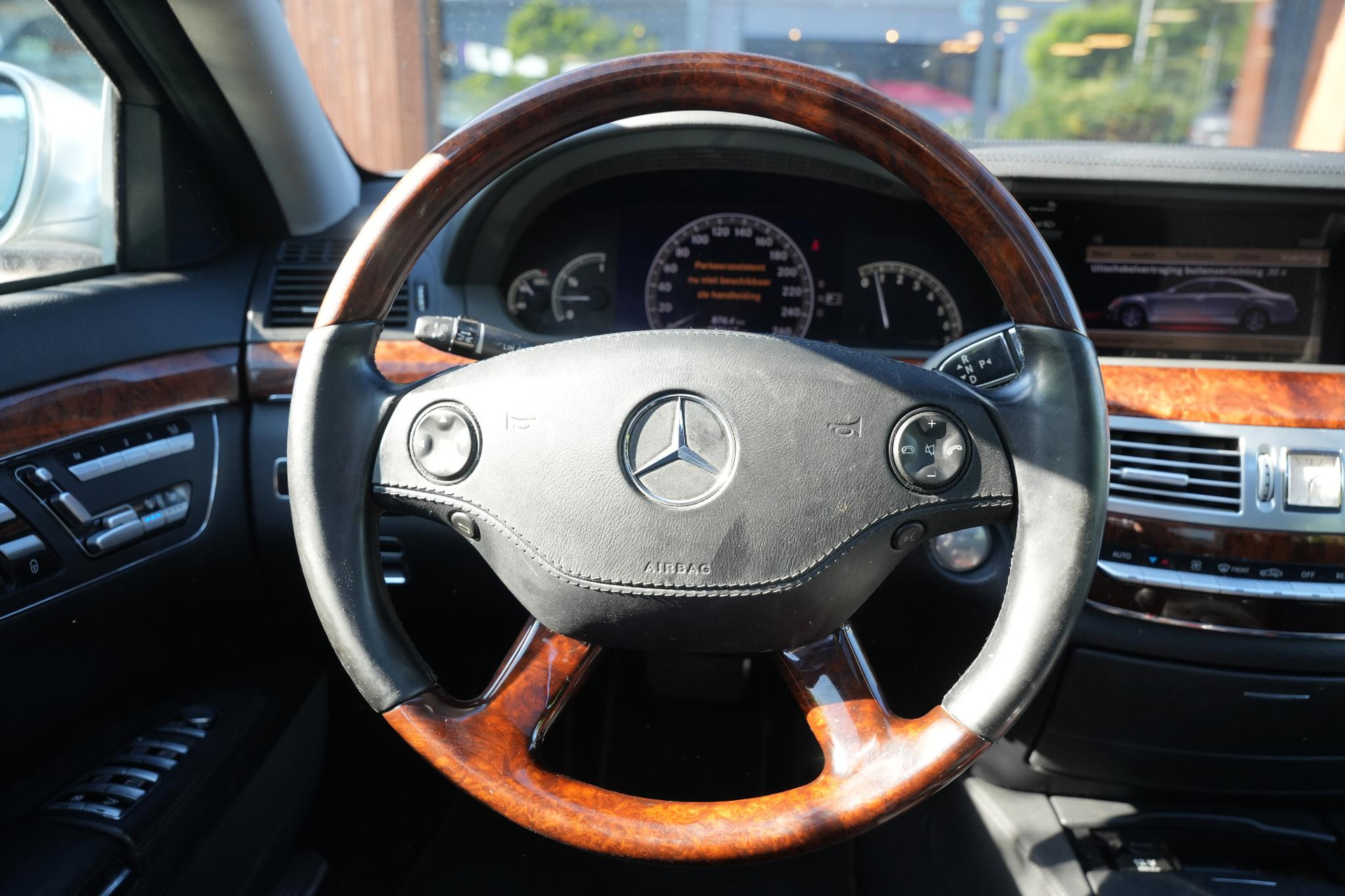 Mercedes-Benz S-Klasse 500 2005 IRIDIUM SILVER - METALLIC FINISH (775U) 8