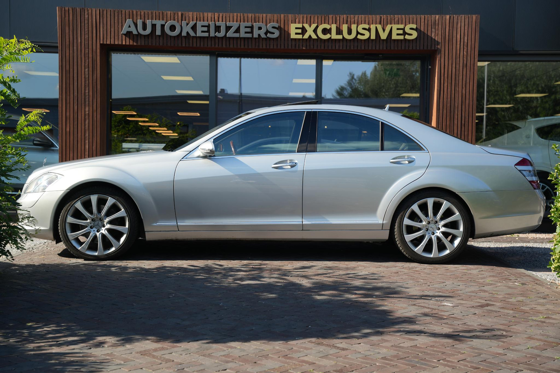 Mercedes-Benz S-Klasse 500 2005 IRIDIUM SILVER - METALLIC FINISH (775U) 9