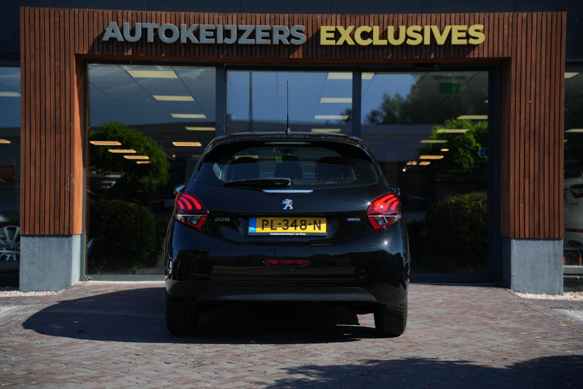 Peugeot 208 1.2 PureTech Blue Lease 2017 BLACK PEARL PAINT (KTV) 11