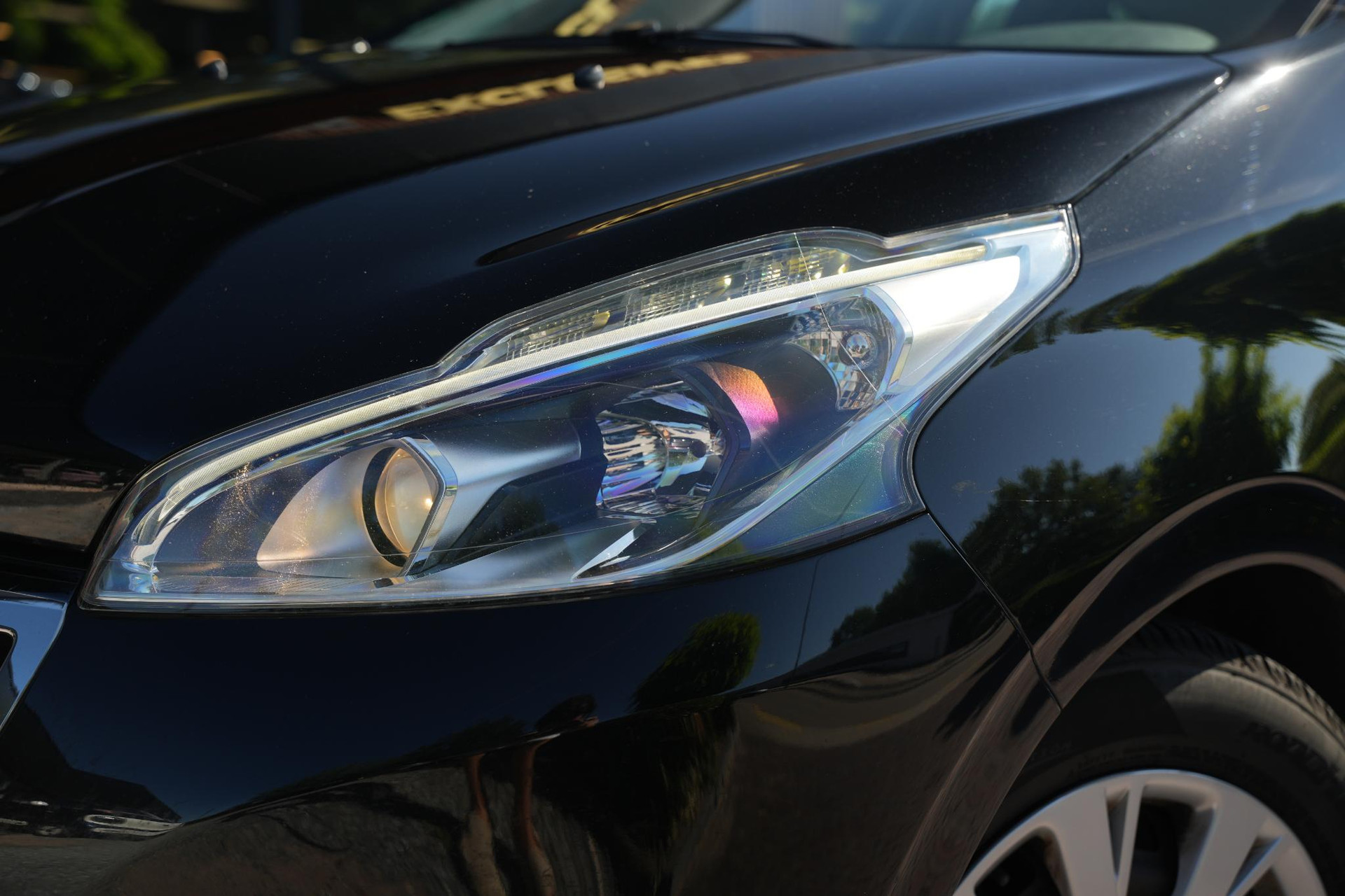 Peugeot 208 1.2 PureTech Blue Lease 2017 BLACK PEARL PAINT (KTV) 30