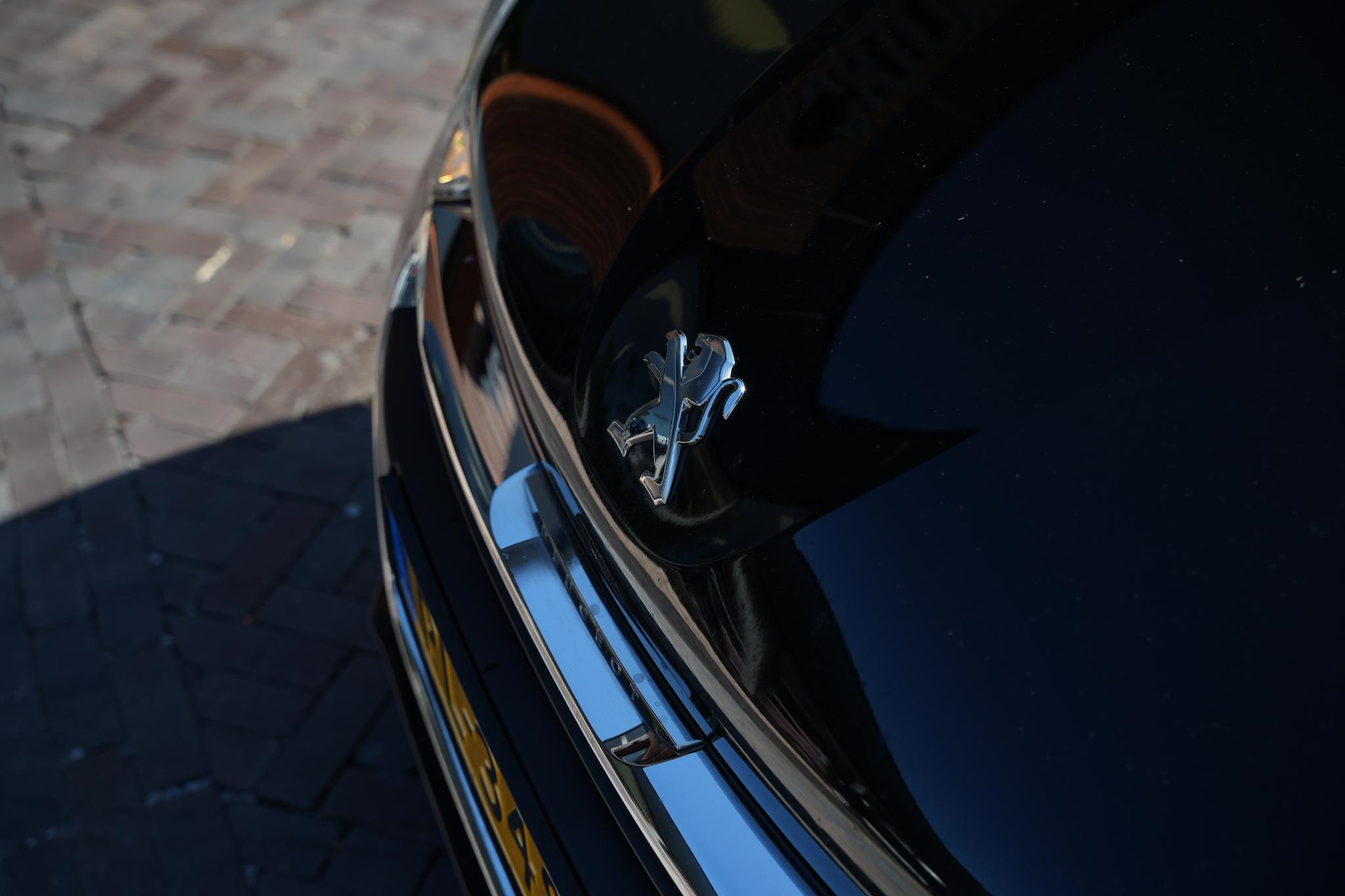 Peugeot 208 1.2 PureTech Blue Lease 2017 BLACK PEARL PAINT (KTV) 31
