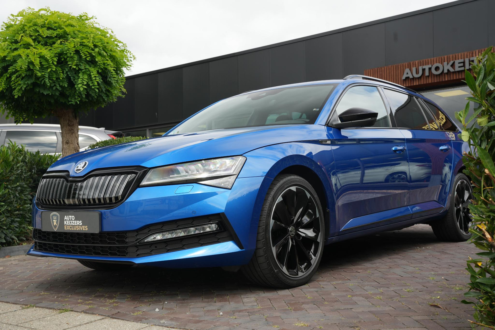 Škoda Superb Combi 1.4 iV Sportline 2021 Race blue metallic 12