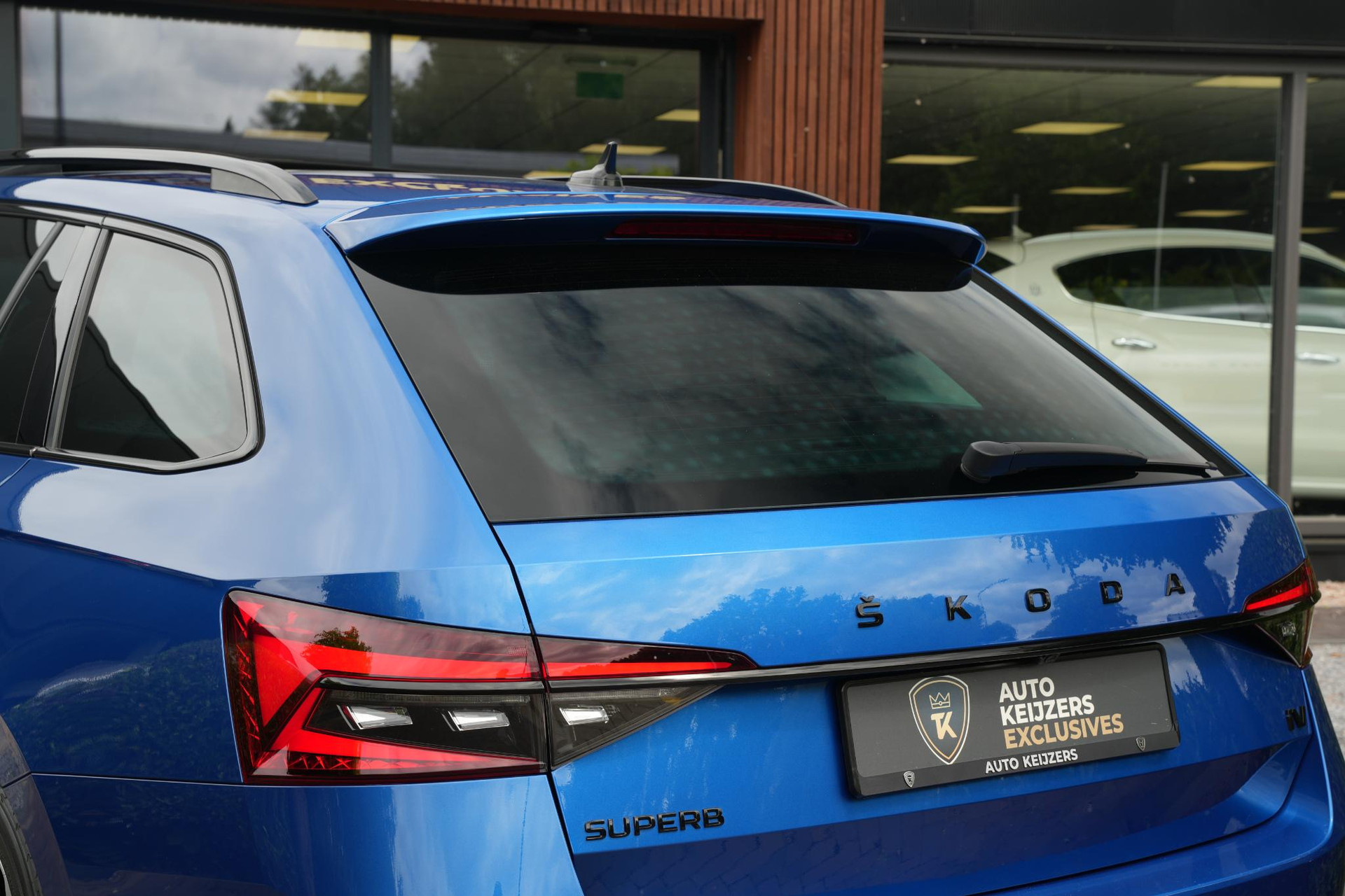 Škoda Superb Combi 1.4 iV Sportline 2021 Race blue metallic 13
