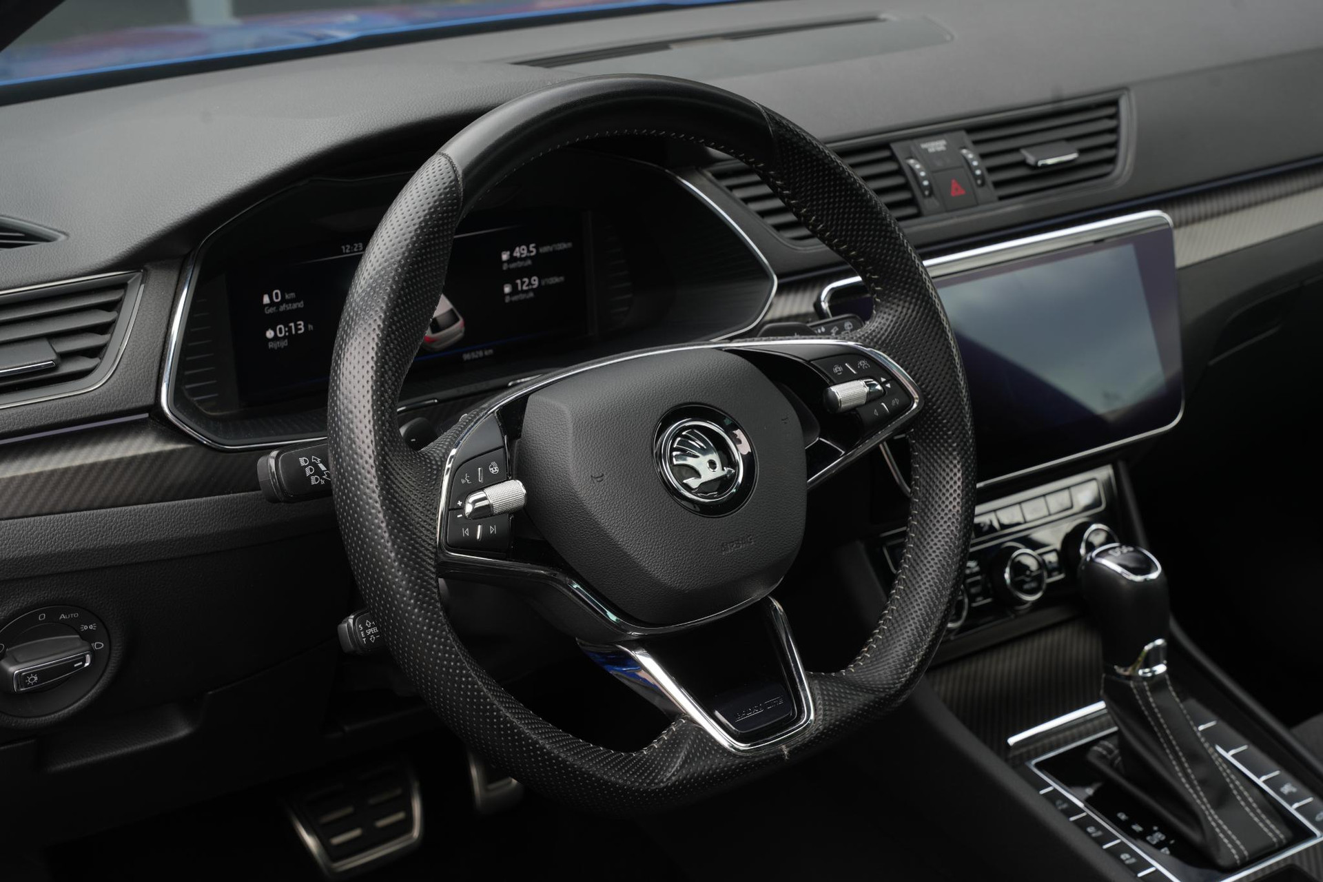 Škoda Superb Combi 1.4 iV Sportline 2021 Race blue metallic 15