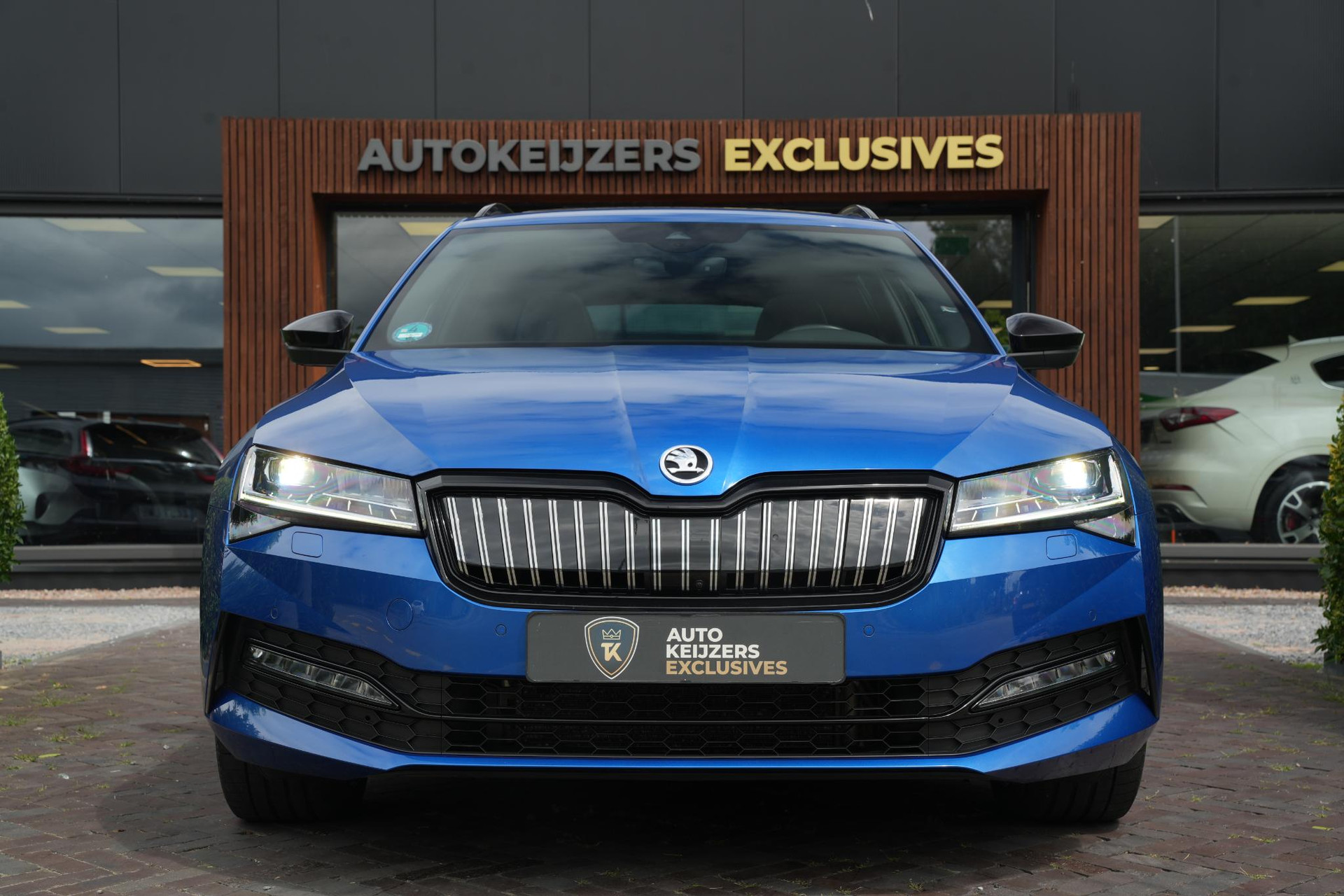 Škoda Superb Combi 1.4 iV Sportline 2021 Race blue metallic 3