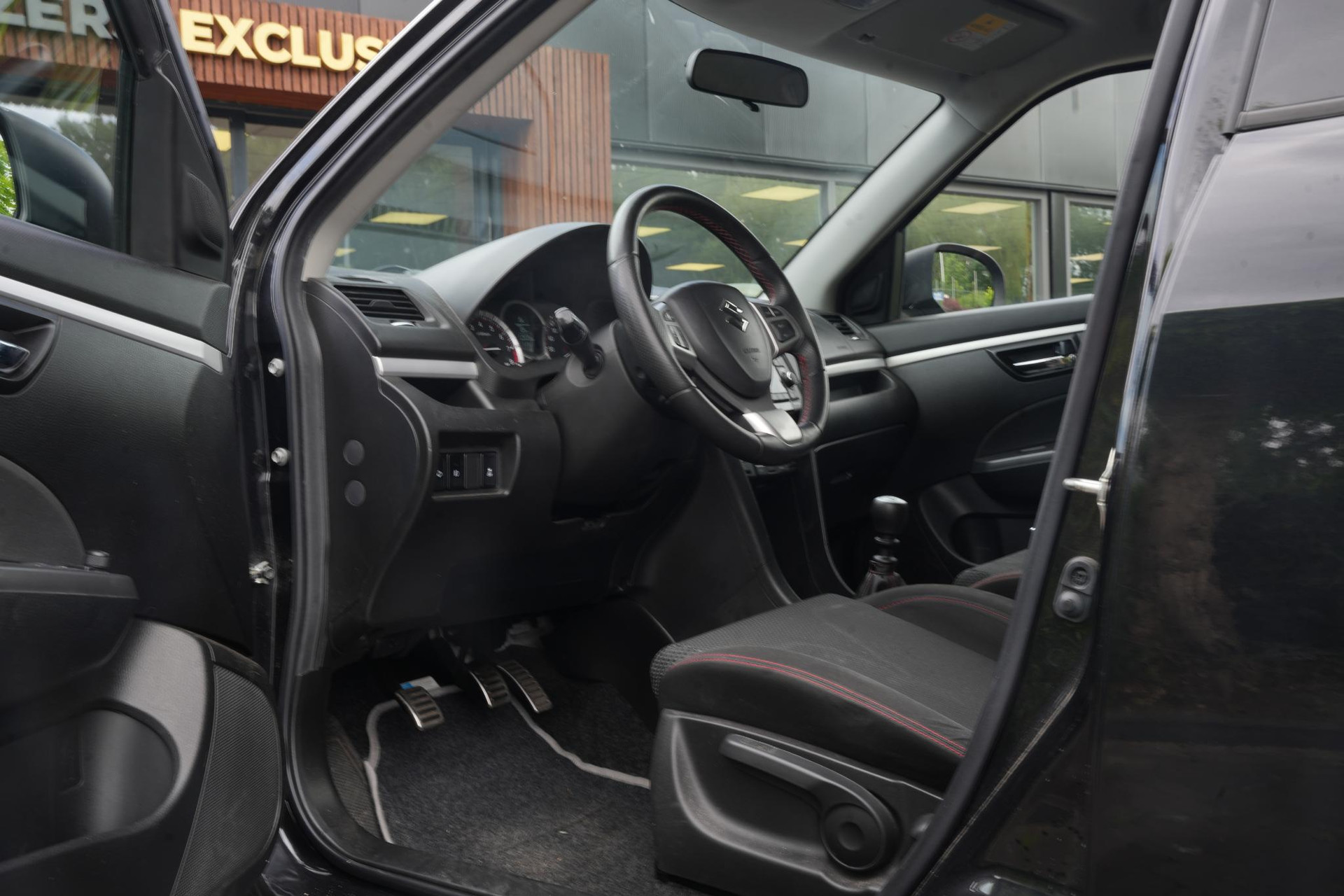 Suzuki Swift 1.6 Sport 2013  4