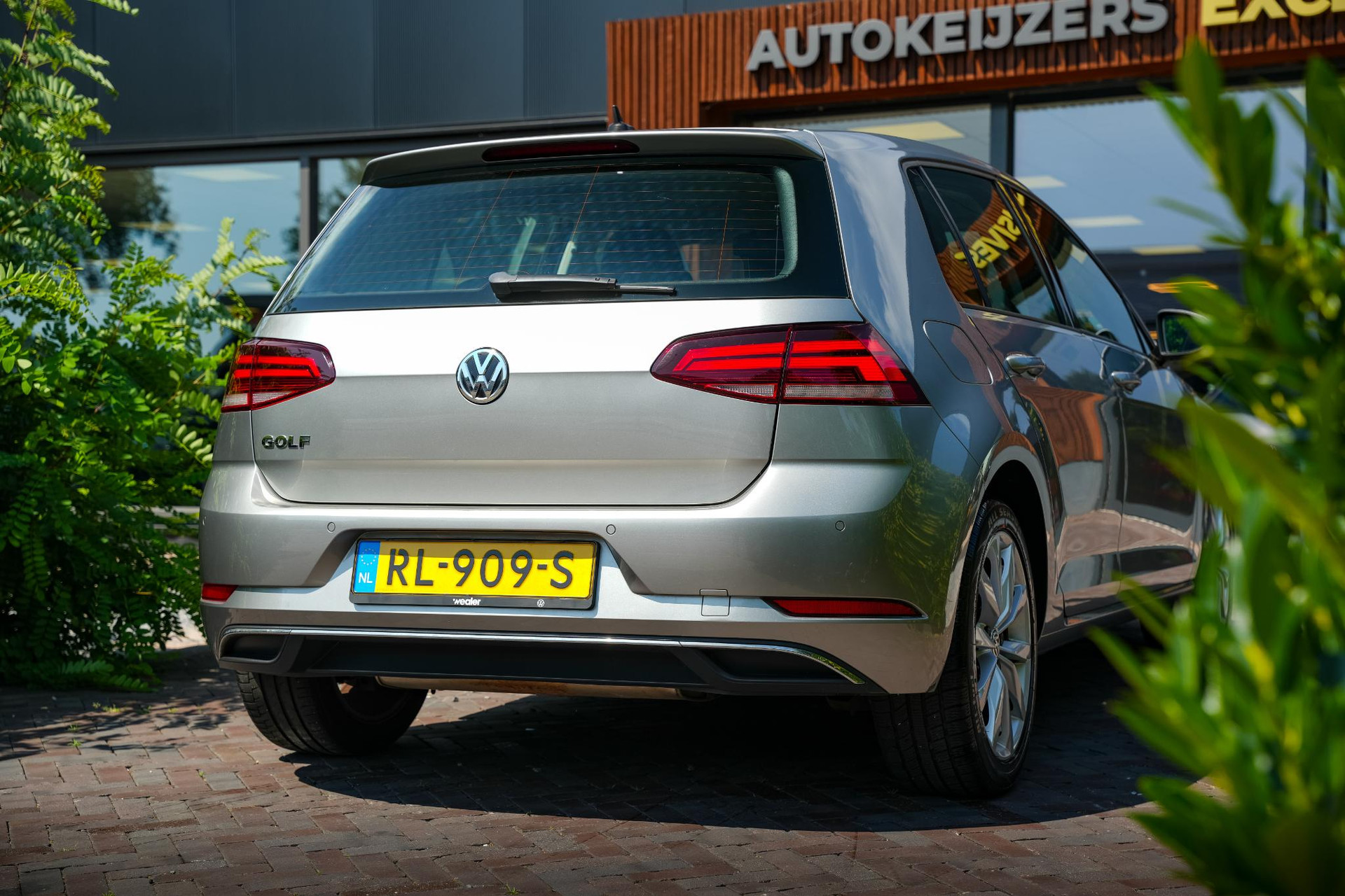 Volkswagen Golf 1.0 TSI Comfortline 2018 Tungsten silver 11