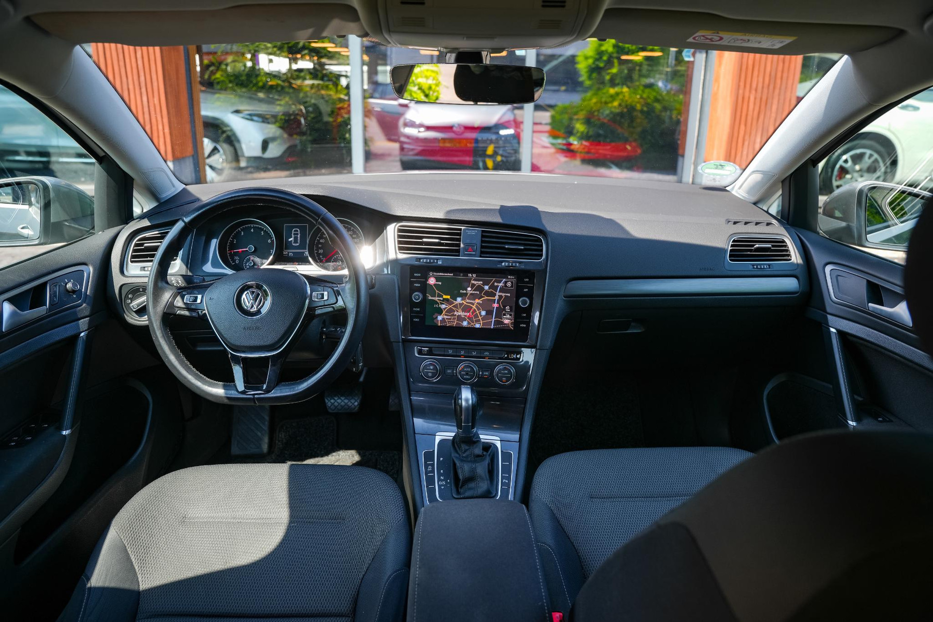 Volkswagen Golf 1.0 TSI Comfortline 2018 Tungsten silver 2