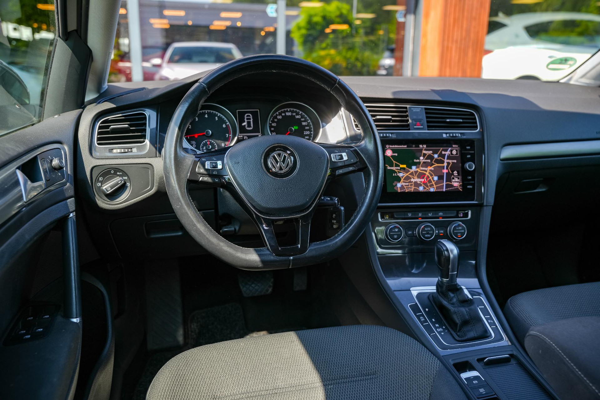 Volkswagen Golf 1.0 TSI Comfortline 2018 Tungsten silver 4