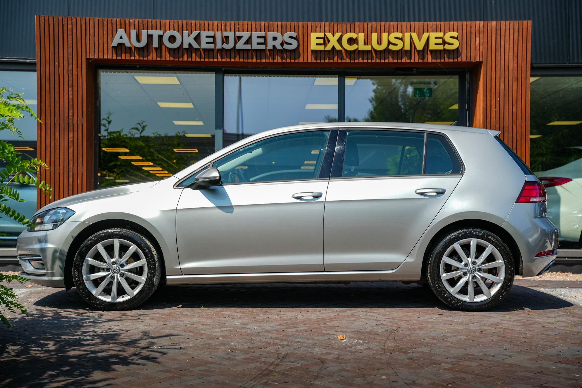 Volkswagen Golf 1.0 TSI Comfortline 2018 Tungsten silver 5