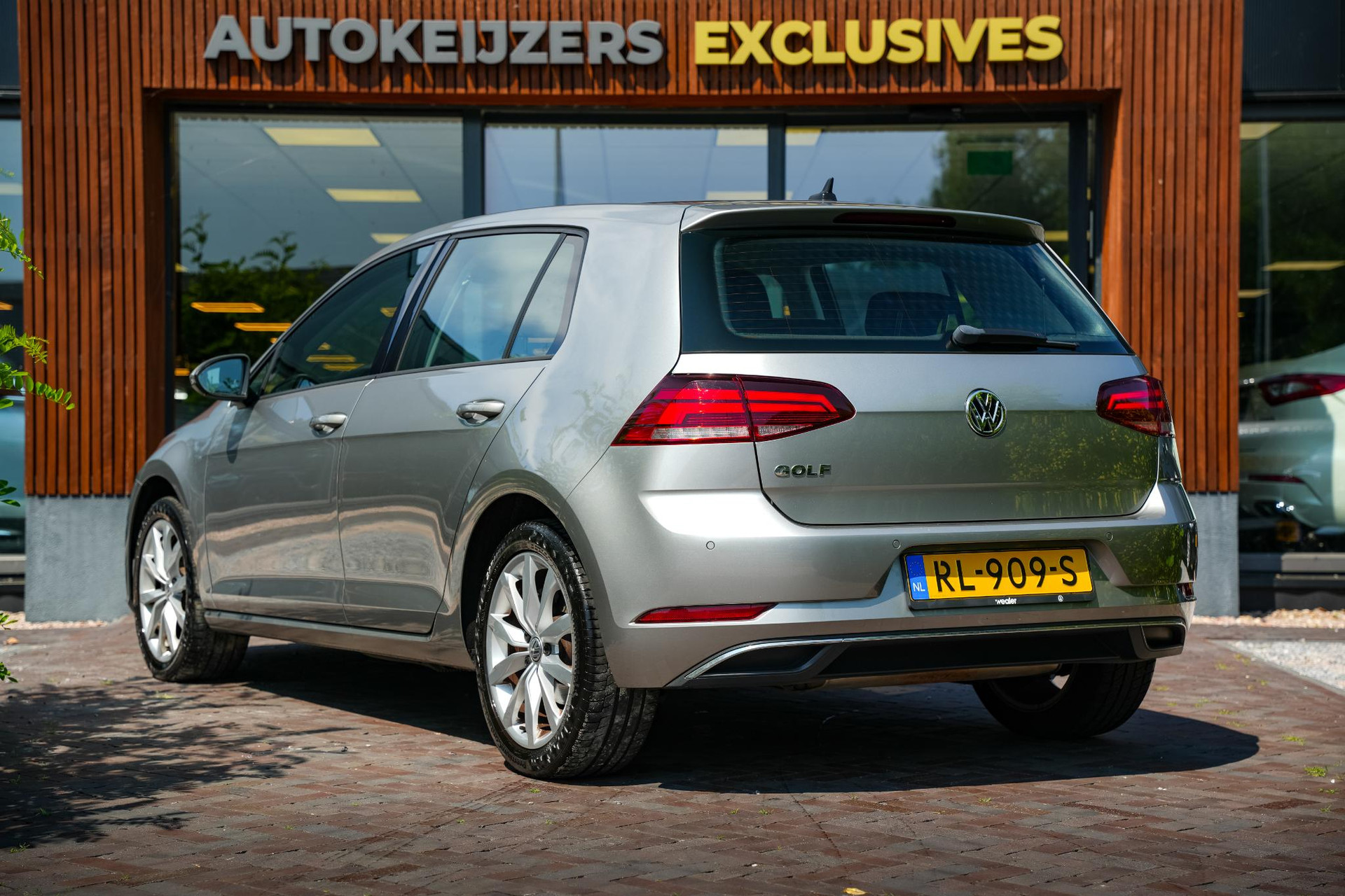 Volkswagen Golf 1.0 TSI Comfortline 2018 Tungsten silver 7