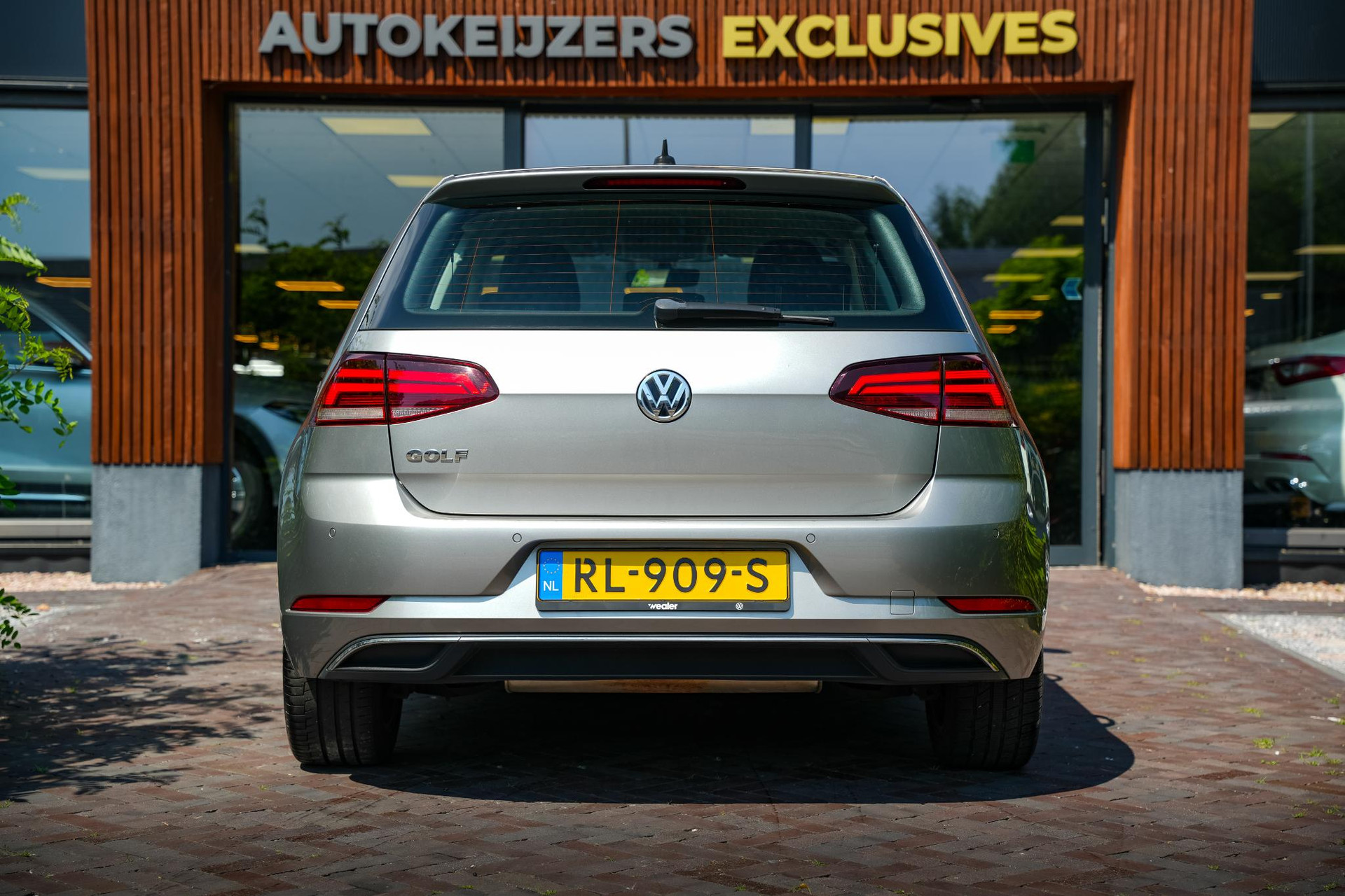 Volkswagen Golf 1.0 TSI Comfortline 2018 Tungsten silver 9
