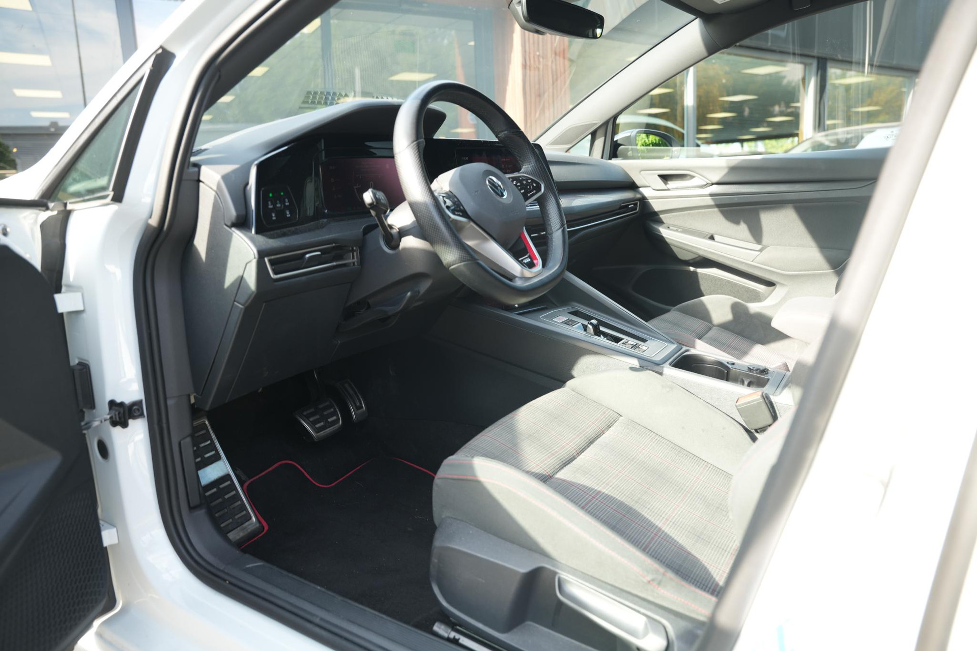 Volkswagen Golf 2.0 TSI GTI 2020 Pure white 6