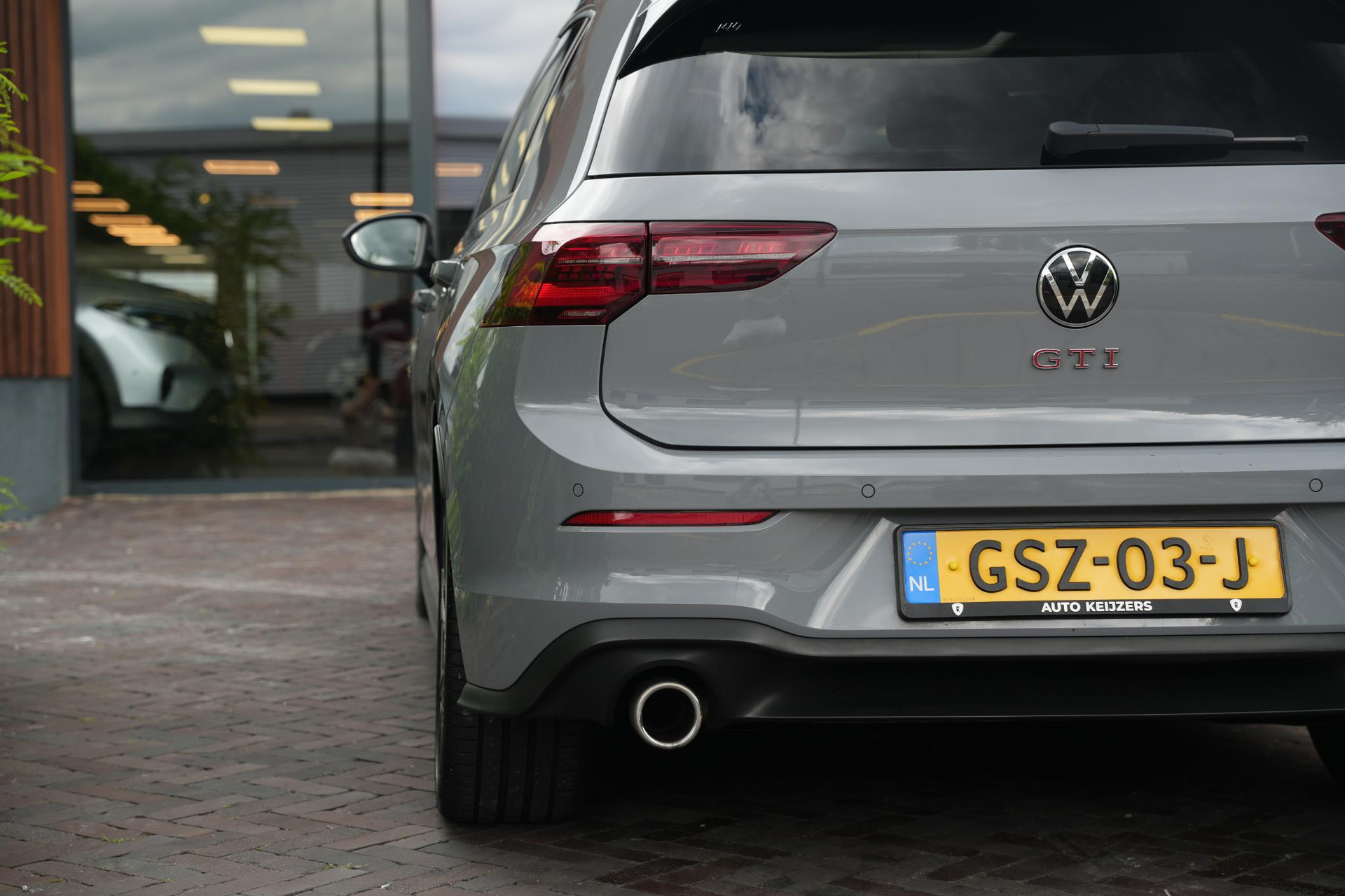 Volkswagen Golf 2.0 TSI GTI 2024 Moonstone grey 13