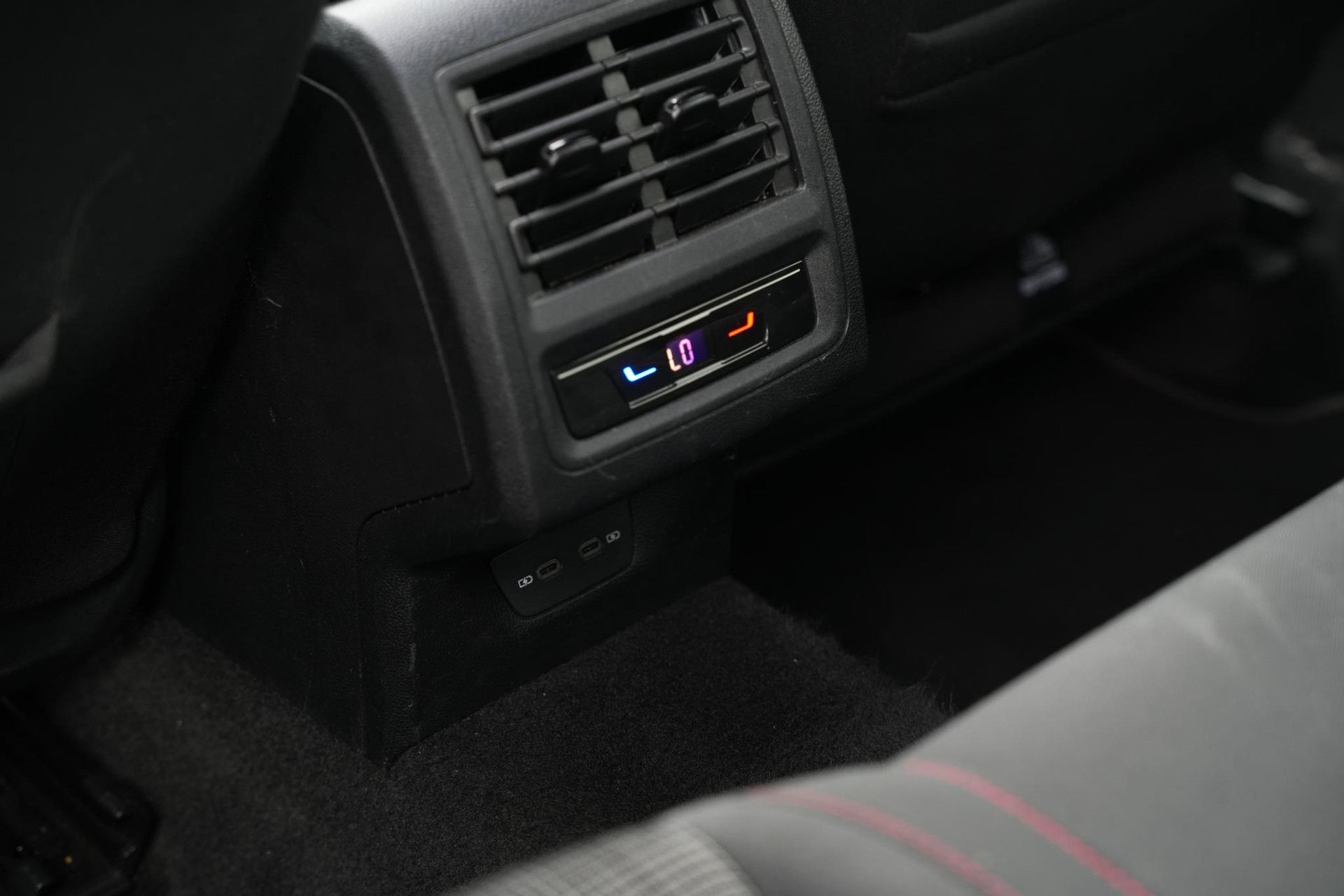 Volkswagen Golf 2.0 TSI GTI 2024 Moonstone grey 16
