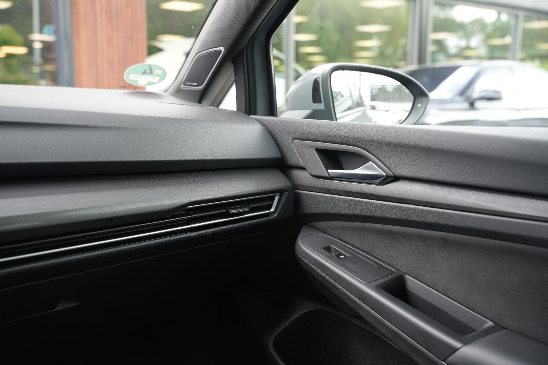 Volkswagen Golf 2.0 TSI GTI 2024 Moonstone grey 17