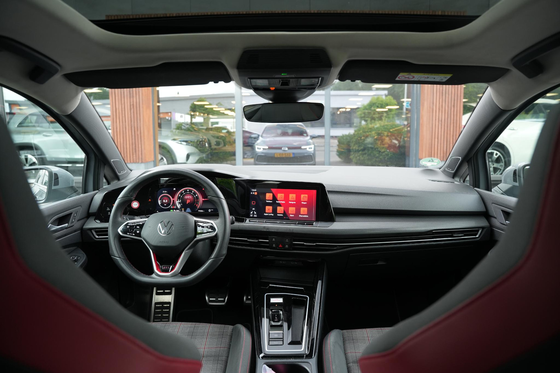 Volkswagen Golf 2.0 TSI GTI 2024 Moonstone grey 2