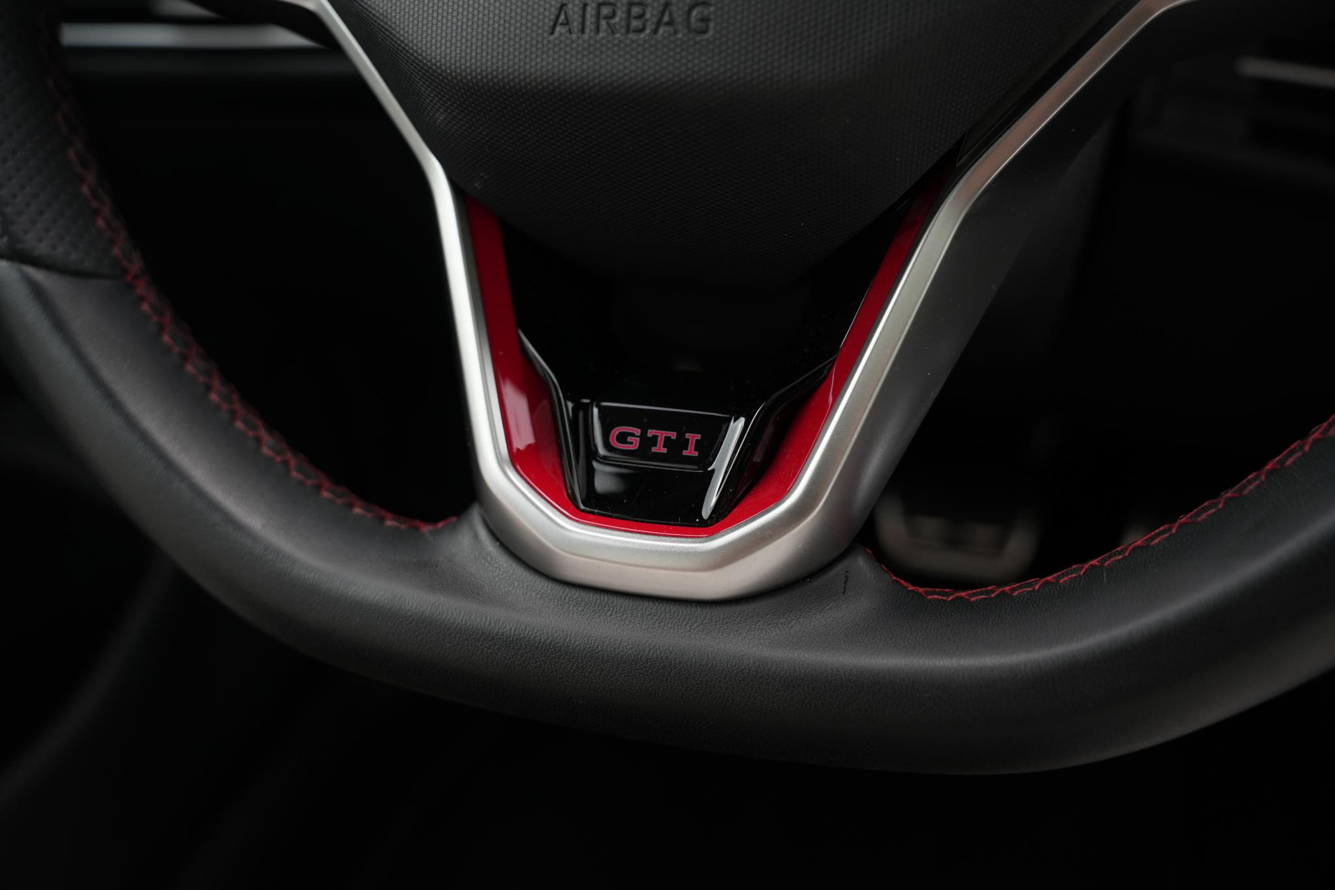 Volkswagen Golf 2.0 TSI GTI 2024 Moonstone grey 29