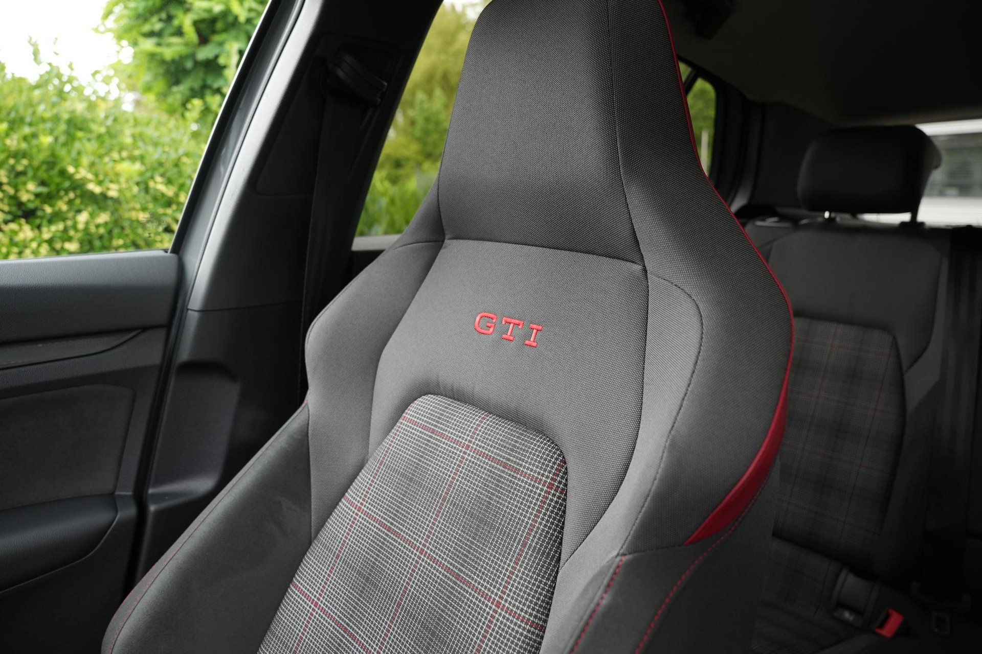 Volkswagen Golf 2.0 TSI GTI 2024 Moonstone grey 39