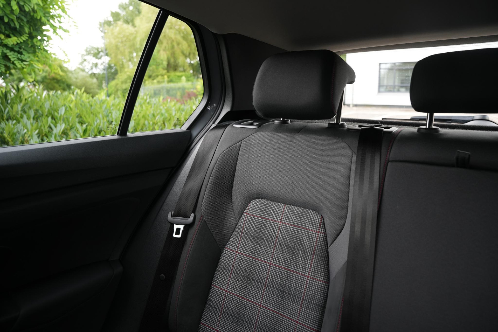 Volkswagen Golf 2.0 TSI GTI 2024 Moonstone grey 41