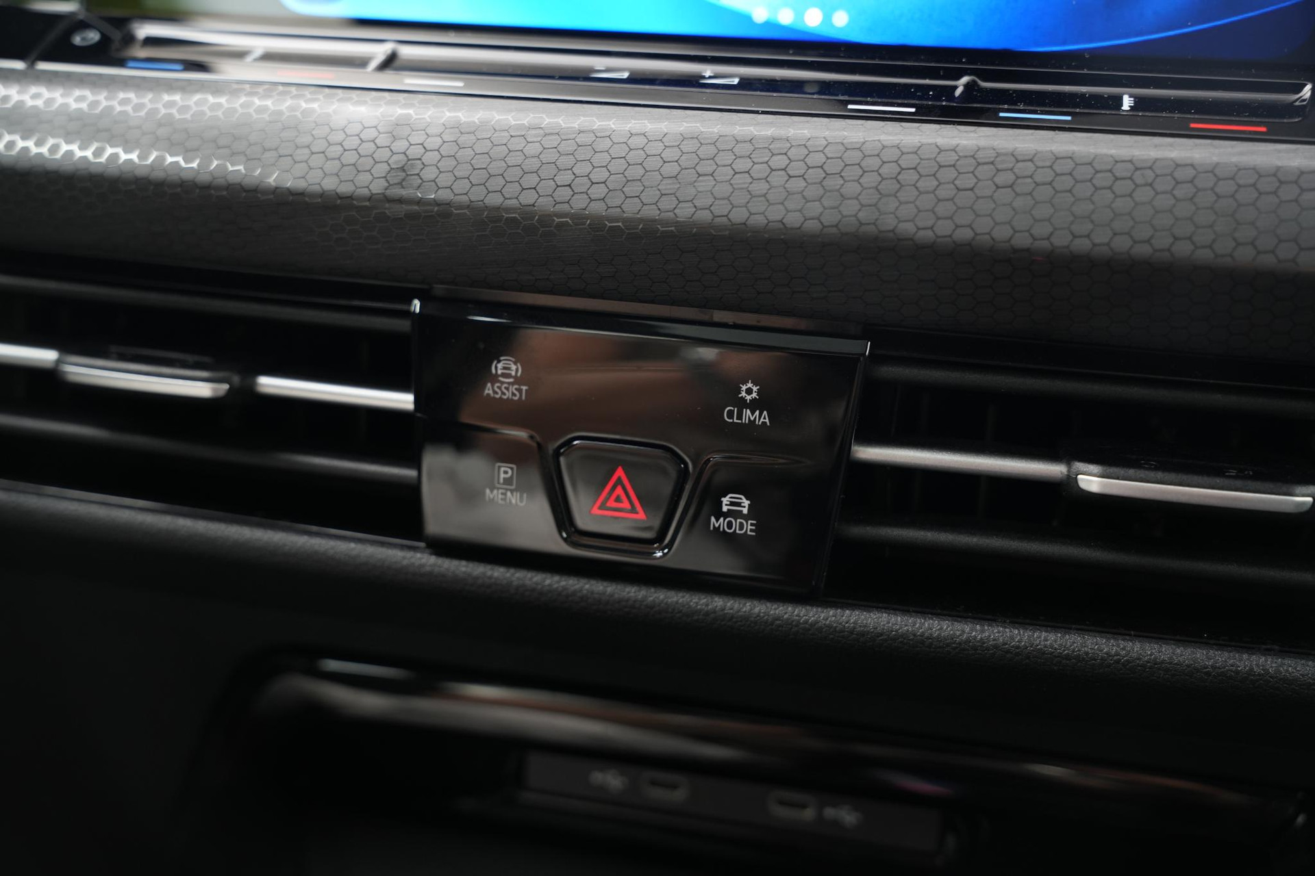 Volkswagen Golf 2.0 TSI GTI 2024 Moonstone grey 45