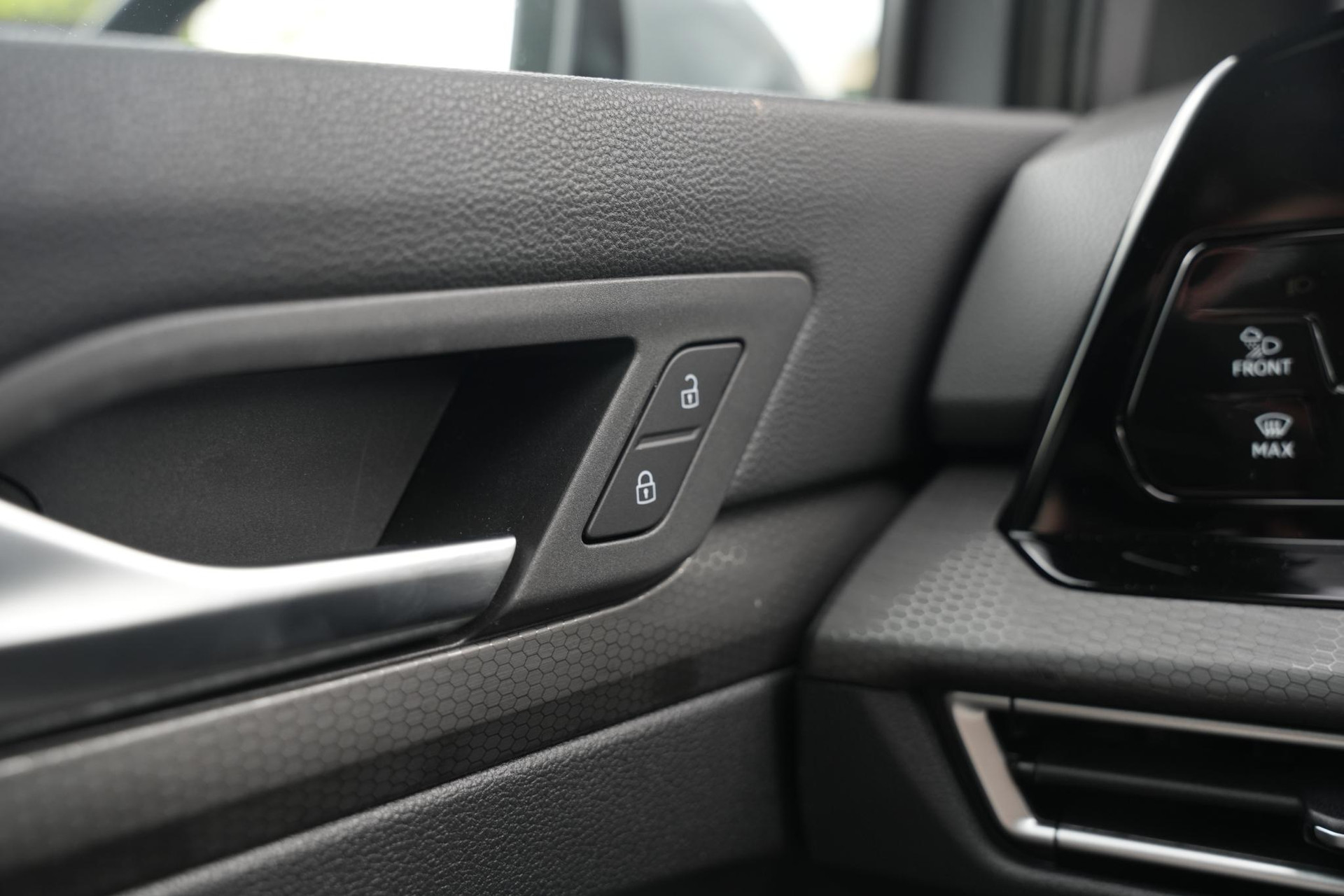 Volkswagen Golf 2.0 TSI GTI 2024 Moonstone grey 48