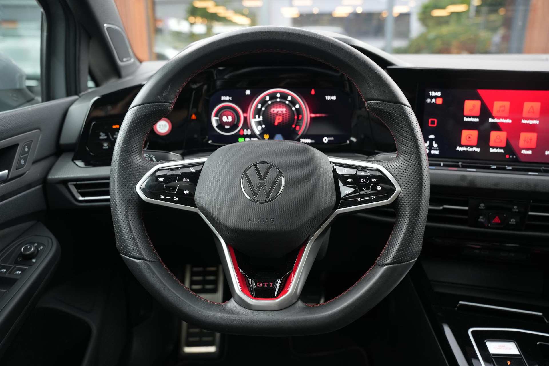 Volkswagen Golf 2.0 TSI GTI 2024 Moonstone grey 6