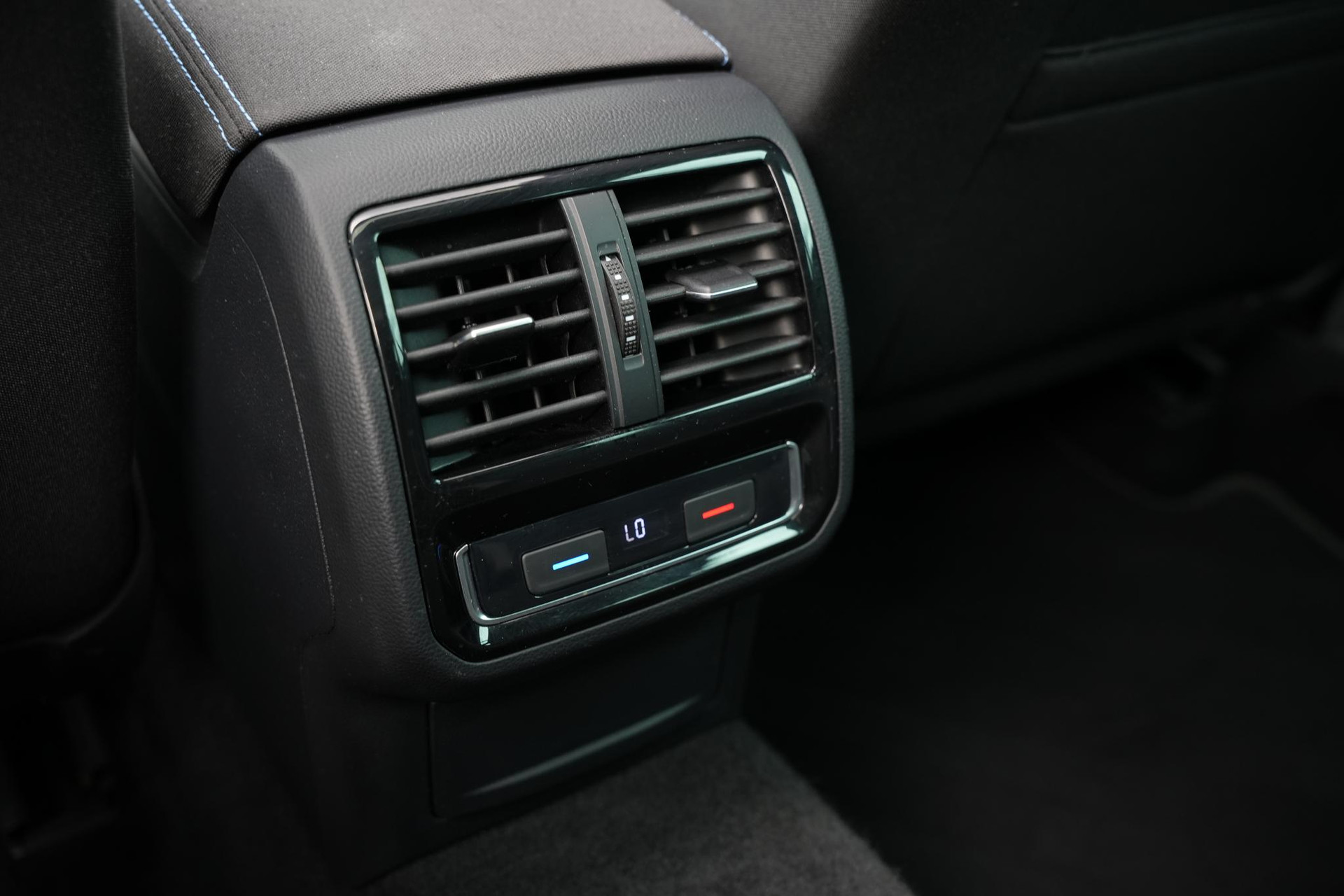 Volkswagen Passat 1.4 TSI PHEV GTE 2021 Aquamarine blue metallic (8H8H) 20